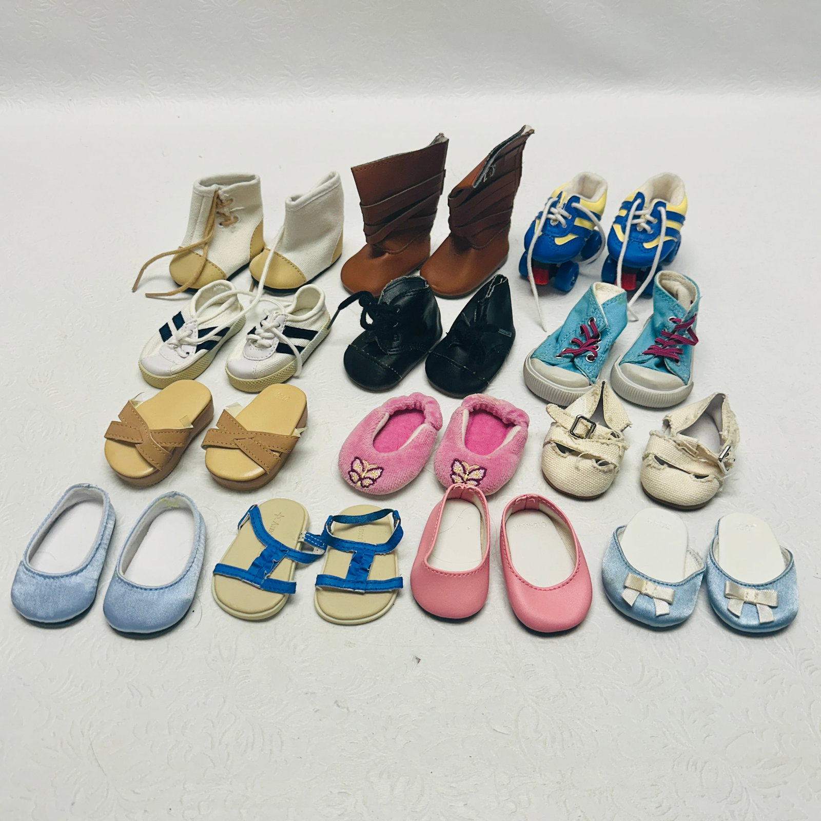 American Girl Doll Historical and Truly Me Shoes and Boots: American Girl Doll Historical and Truly Me Shoes and Boots ------------------ please review all pictures carefully because they are part of the description and show condition issues if any -----------