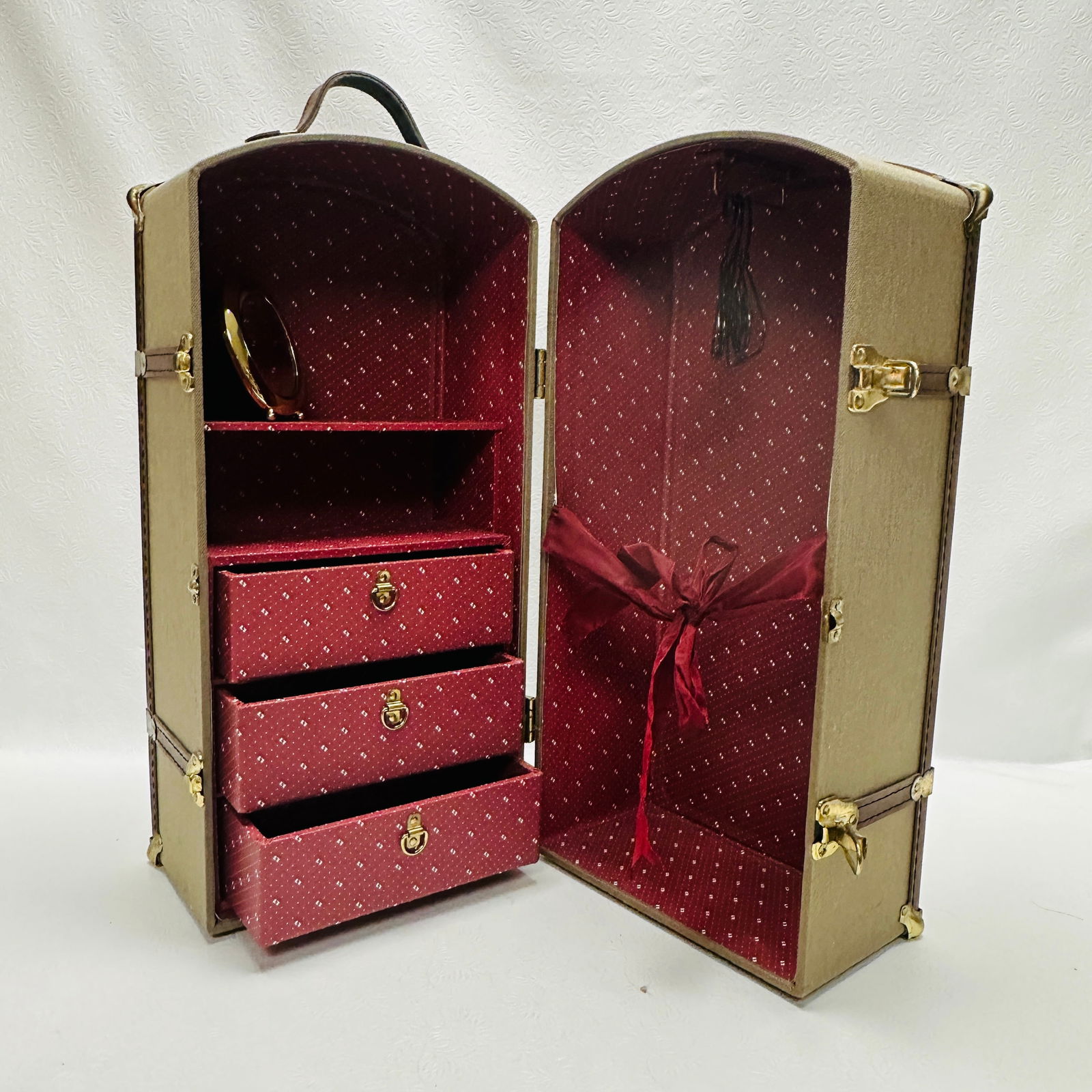 Pleasant Company American Girl Doll Samantha Steamer Trunk with Mirror (1 of 5)