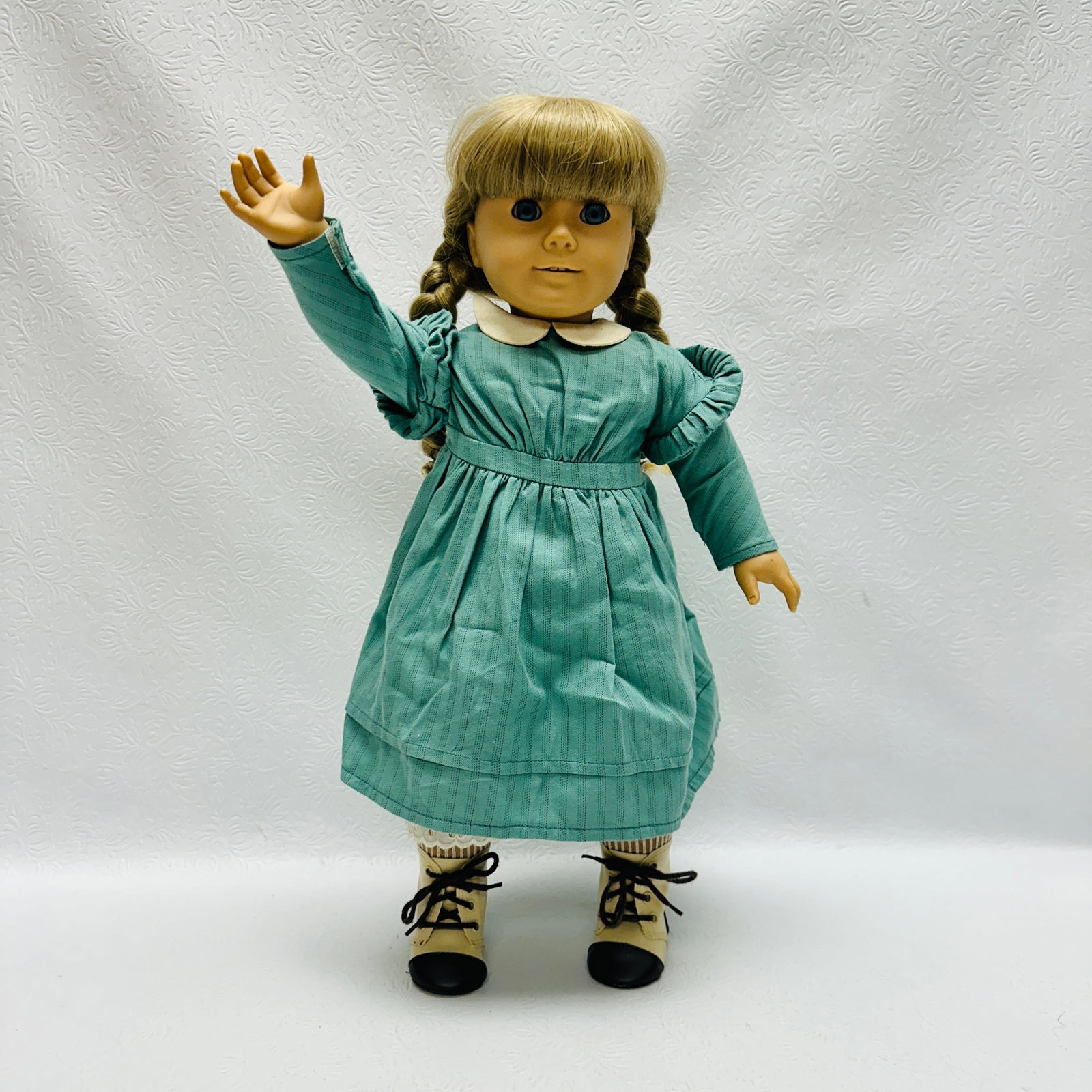 American Girl Doll Kirsten Larson in her Work Dress: American Girl Doll Kirsten Larson in her Work Dress ------------------ please review all pictures carefully because they are part of the description and show condition issues if any ------------------