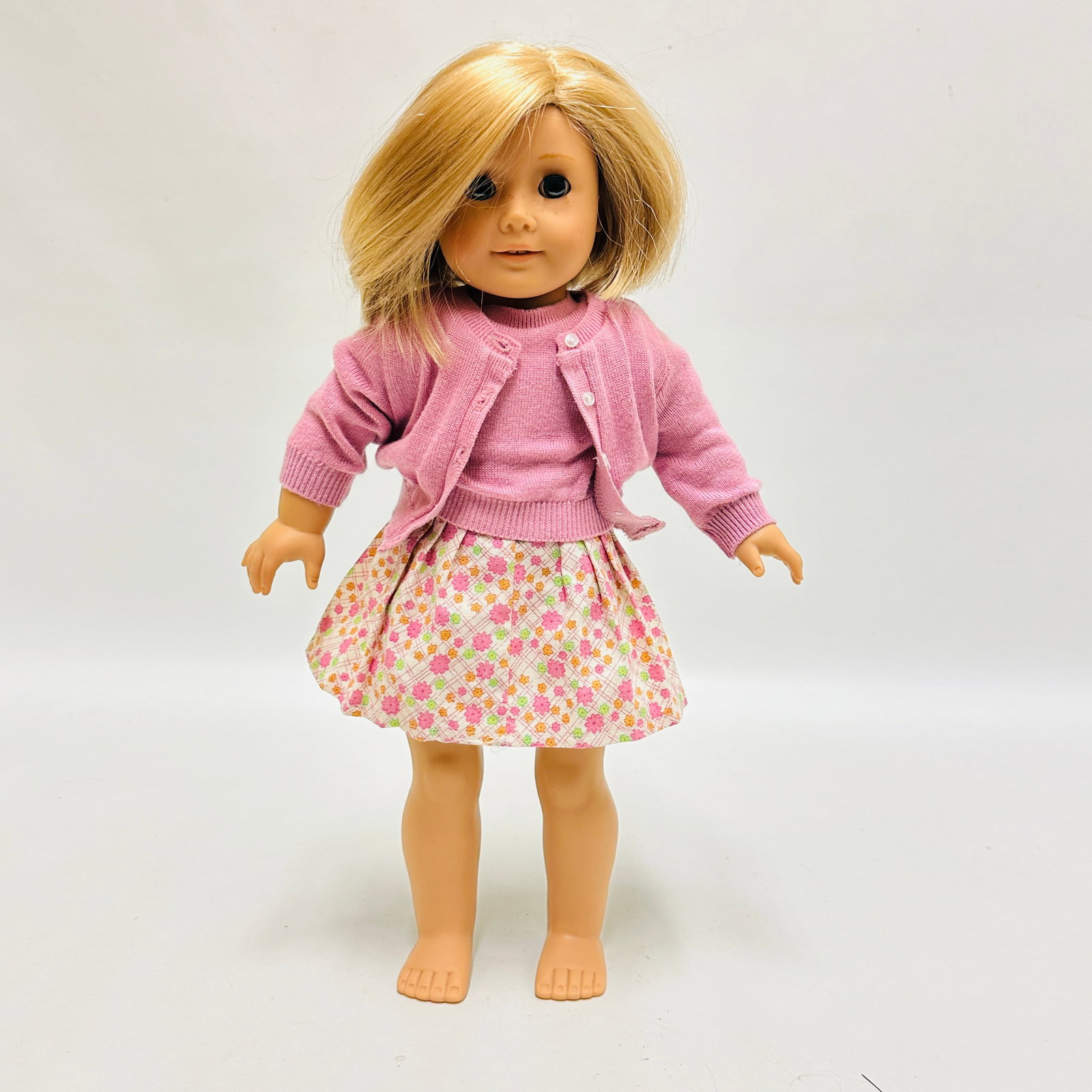 American Girl Doll Kit Kittredge: American Girl Doll Kit Kittredge ------------------ please review all pictures carefully because they are part of the description and show condition issues if any ------------------ please consider th