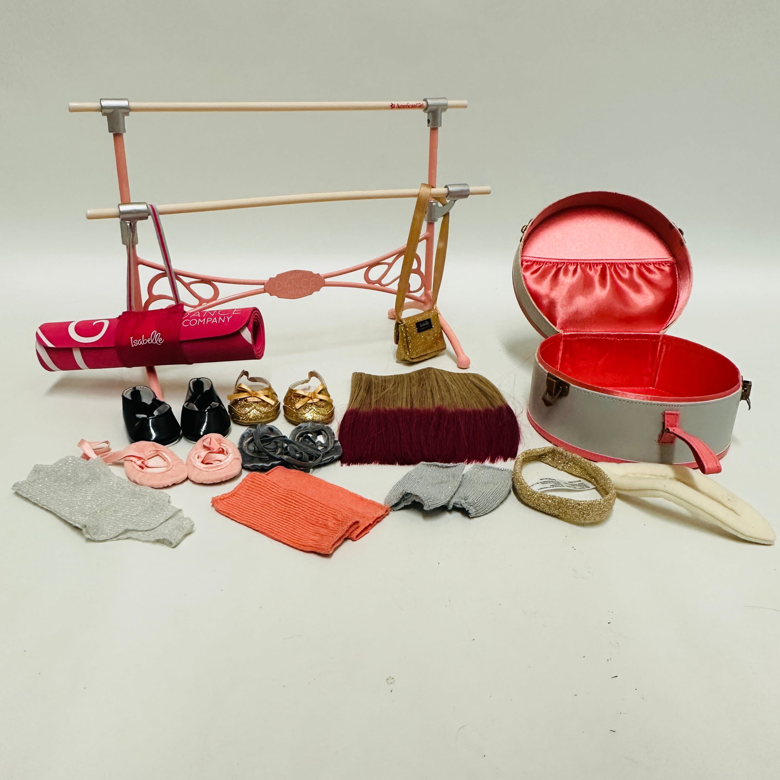 American Girl Doll Isabelle Dance Bar and Accessories: American Girl Doll Isabelle Dance Bar and Accessories ------------------ please review all pictures carefully because they are part of the description and show condition issues if any ----------------