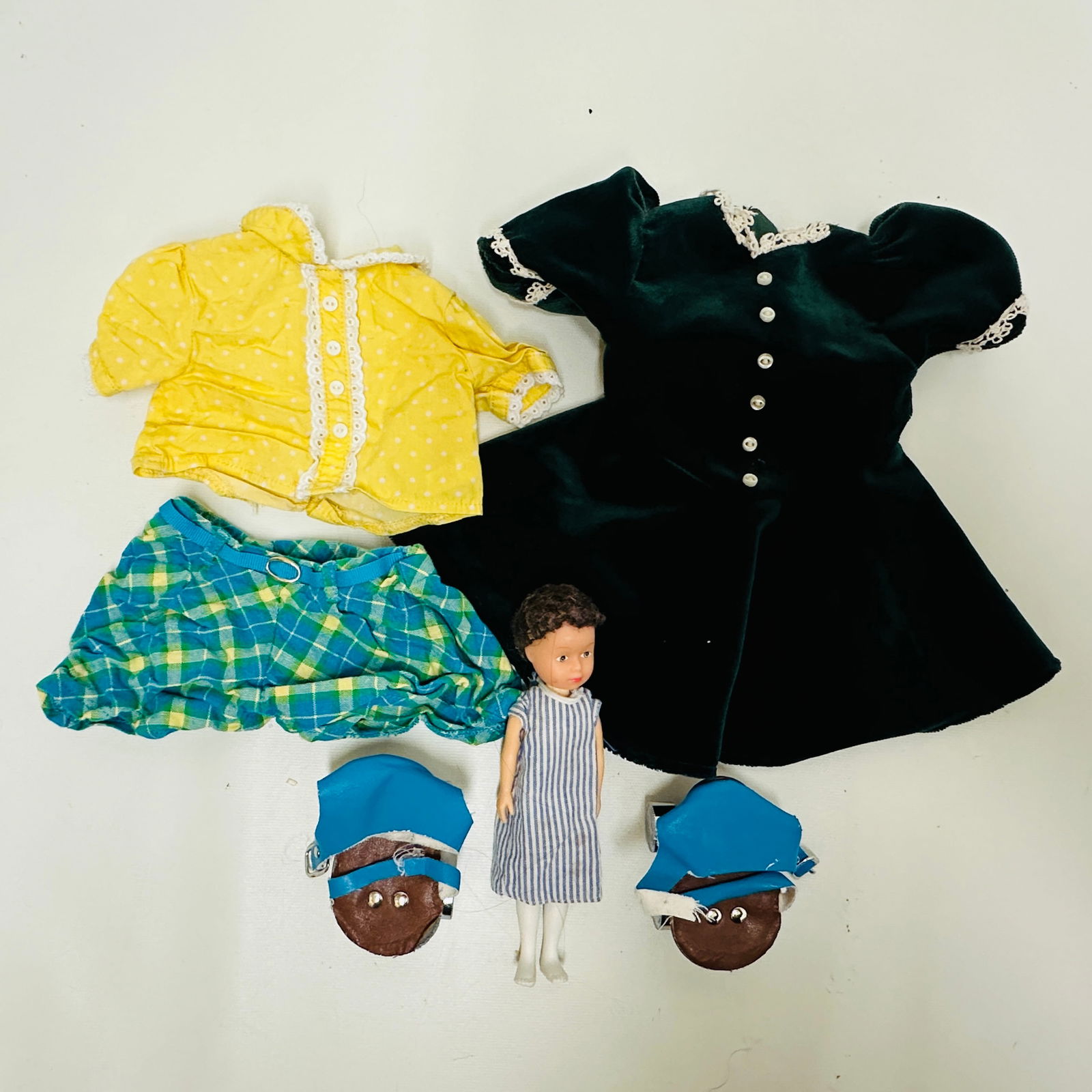 American Girl Doll Molly Roller Skating, Nurse Doll and Evergreen Velvet Dress (1 of 7)