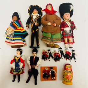 Antique Miniature Dolls Grouping with Nesting dolls