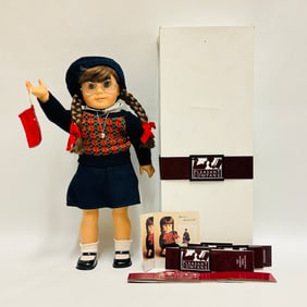 Pleasant Company American Girl Molly Doll in 1986 Outfit