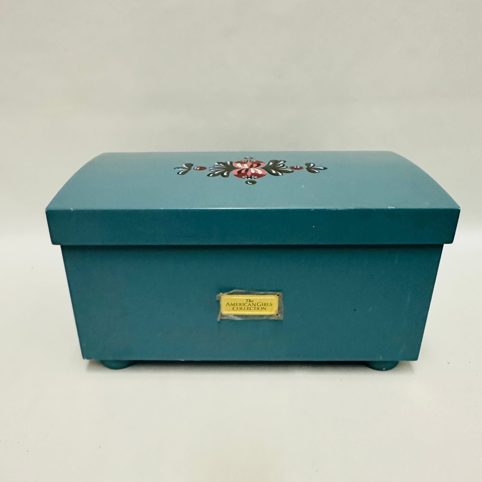 American Girl Doll Kirsten Larson Trunk: American Girl Doll Kirsten Larson Trunk, some damage ------------------ please review all pictures carefully because they are part of the description and show condition issues if any -----------------