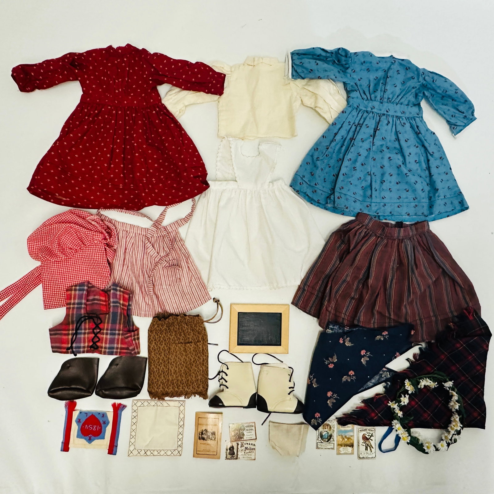 American Girl Doll Kirsten Larson Clothes Collection: American Girl Doll Kirsten Larson Clothes Collection ------------------ please review all pictures carefully because they are part of the description and show condition issues if any -----------------