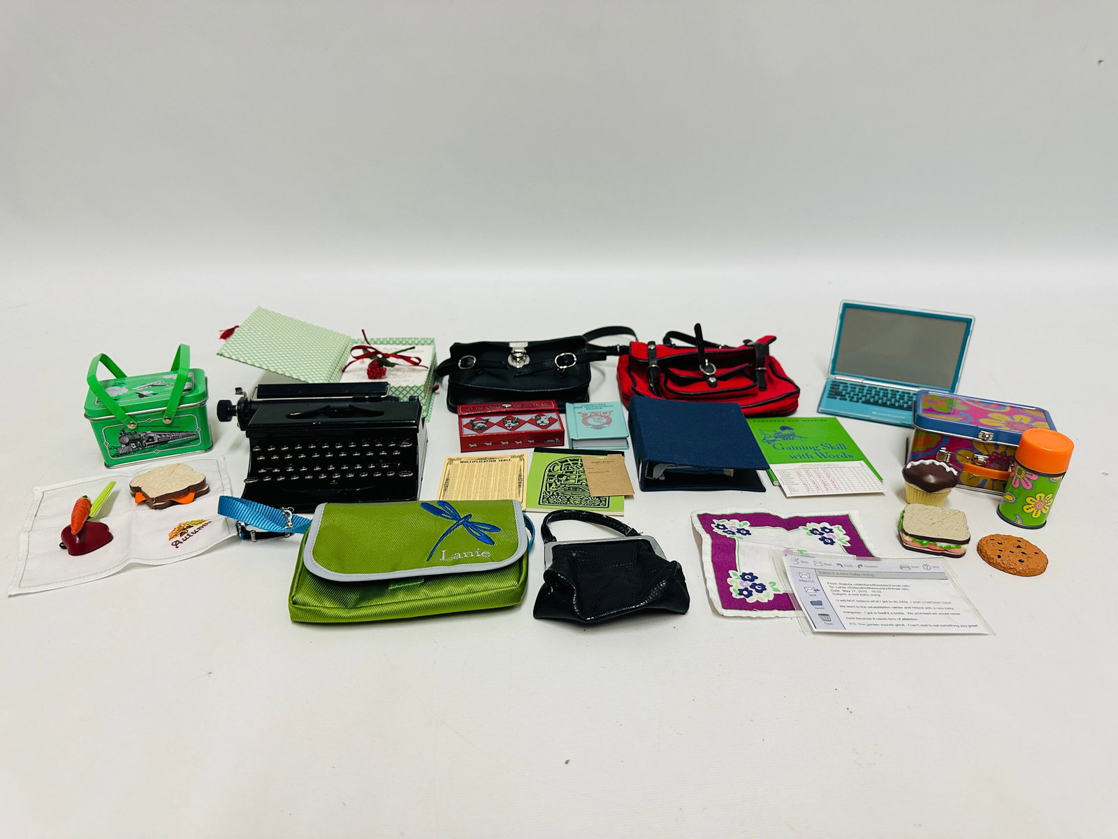 American Girl Doll GOTY and Truly Me Accessories Grouping: American Girl Doll GOTY and Truly Me Accessories Grouping, including Kit, Lanie, Ruthie ------------------ please review all pictures carefully because they are part of the description and show condit