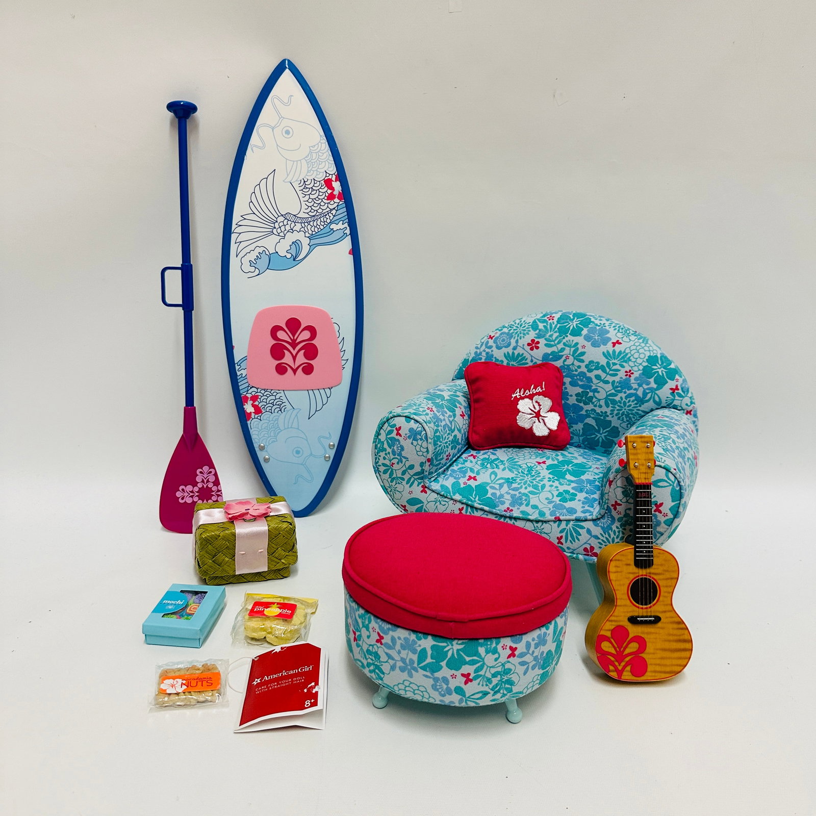 American Girl Doll Kanani Furniture Collection: American Girl Doll Kanani Furniture Collection ------------------ please review all pictures carefully because they are part of the description and show condition issues if any ------------------ plea