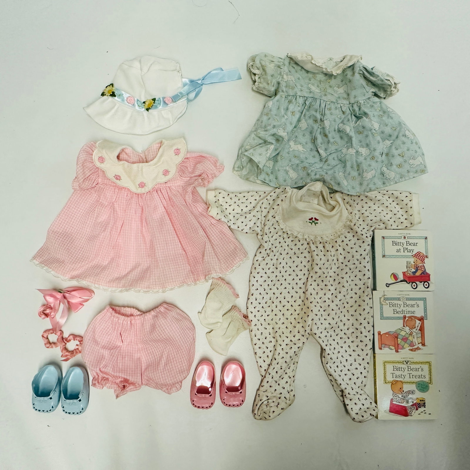 American Girl Doll Bitty Baby Clothes Grouping: American Girl Doll Bitty Baby Clothes Grouping ------------------ please review all pictures carefully because they are part of the description and show condition issues if any ------------------ plea