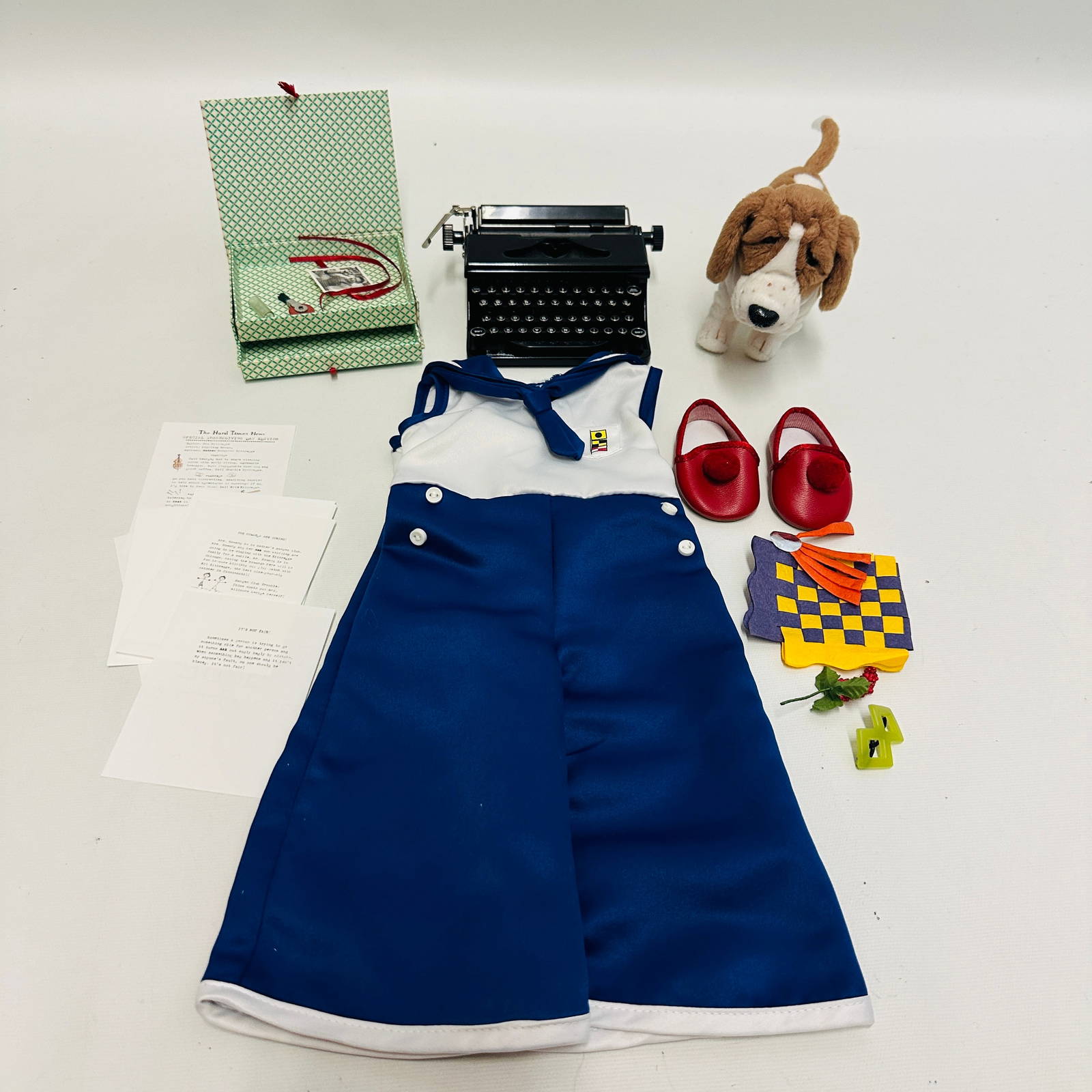 American Girl Doll Kit Beach Pajamas, Slippers And Typewriter Set Auction