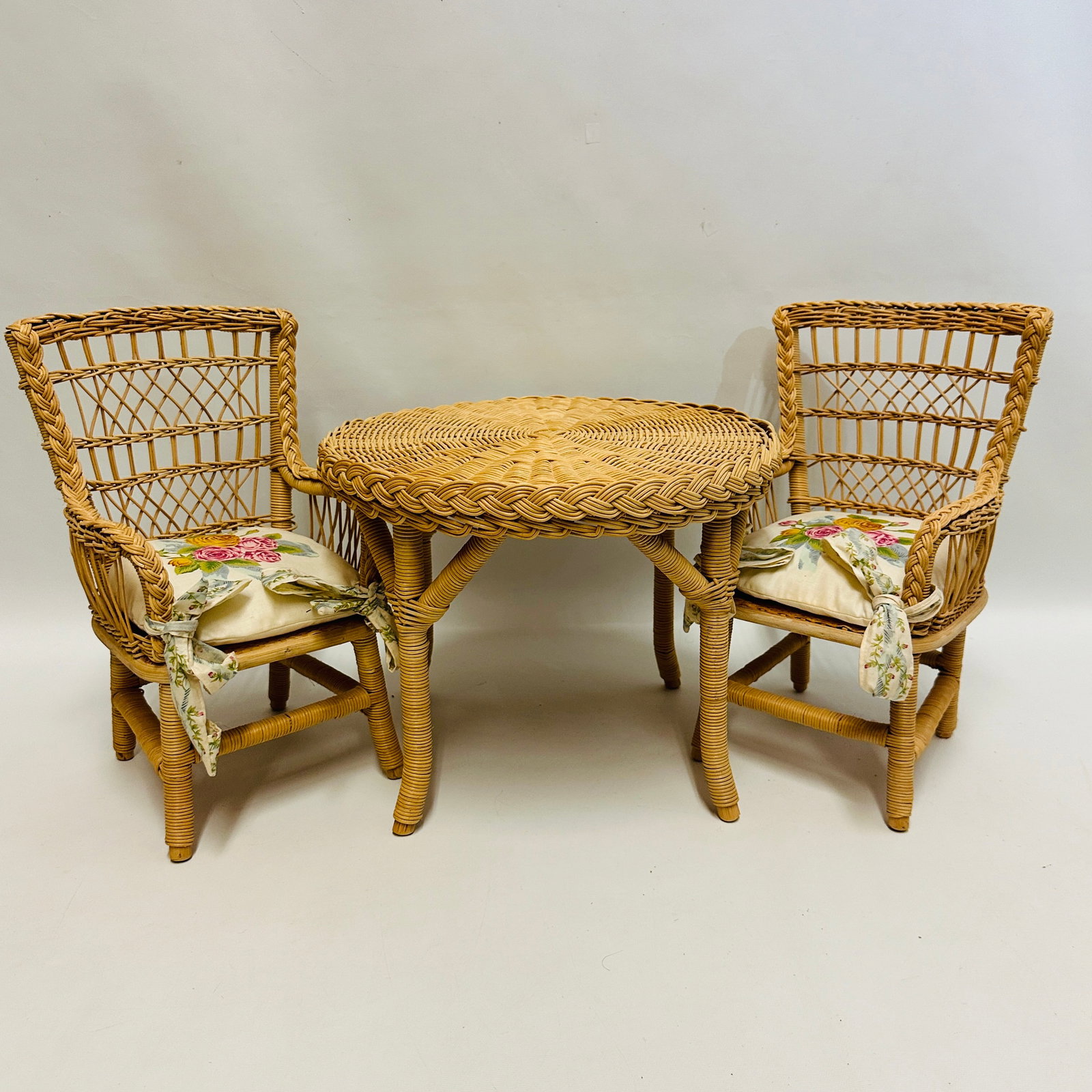 American Girl Doll Samantha Victorian Wicker Table and Chairs (1 of 4)