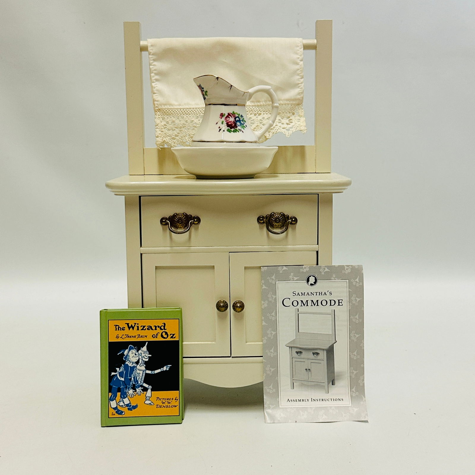 American Girl Doll Samantha Commode, Book Pitcher and Bowl: American Girl Doll Samantha Commode, Book Pitcher and Bowl ------------------ please review all pictures carefully because they are part of the description and show condition issues if any -----------