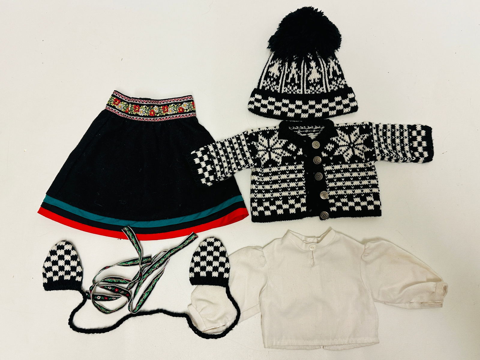 American Girl Doll Kirsten Winter Skirt, Blouse and Hand Knit Woolens: American Girl Doll Kirsten Winter Skirt, Blouse and Hand Knit Woolens ------------------ please review all pictures carefully because they are part of the description and show condition issues if any