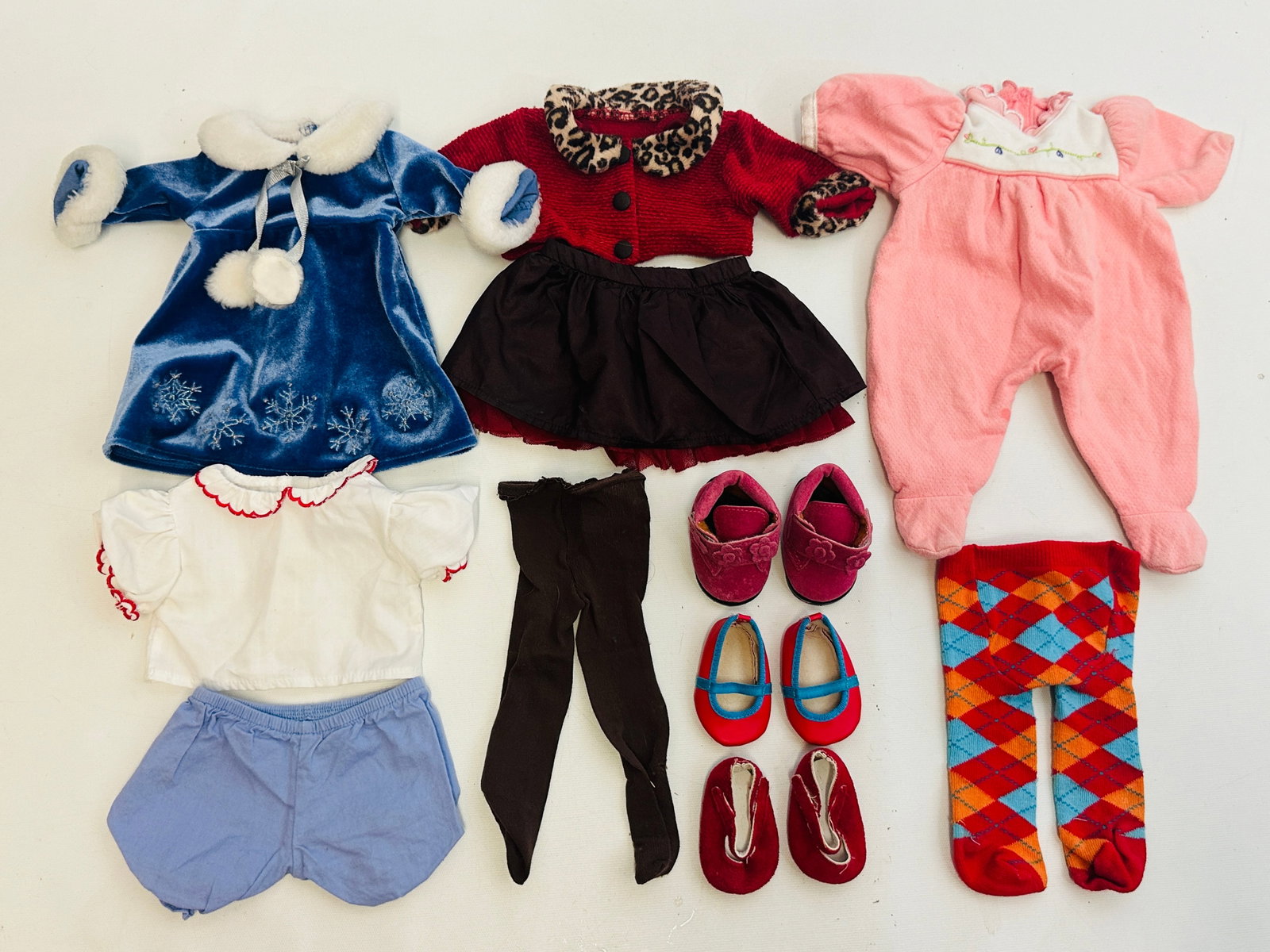 American Girl Doll Bitty Baby Clothes Grouping: American Girl Doll Bitty Baby Clothes Grouping ------------------ please review all pictures carefully because they are part of the description and show condition issues if any ------------------ plea
