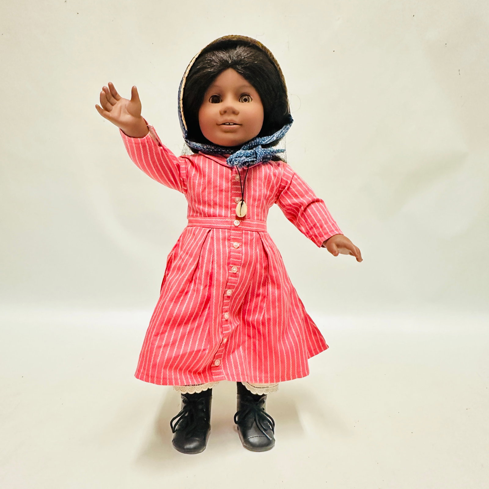 Pleasant Company American Girl Addy Walker Doll with 1986 Dress: Pleasant Company American Girl Addy Walker Doll with 1986 Dress, silver eye ------------------ please review all pictures carefully because they are part of the description and show condition issues i
