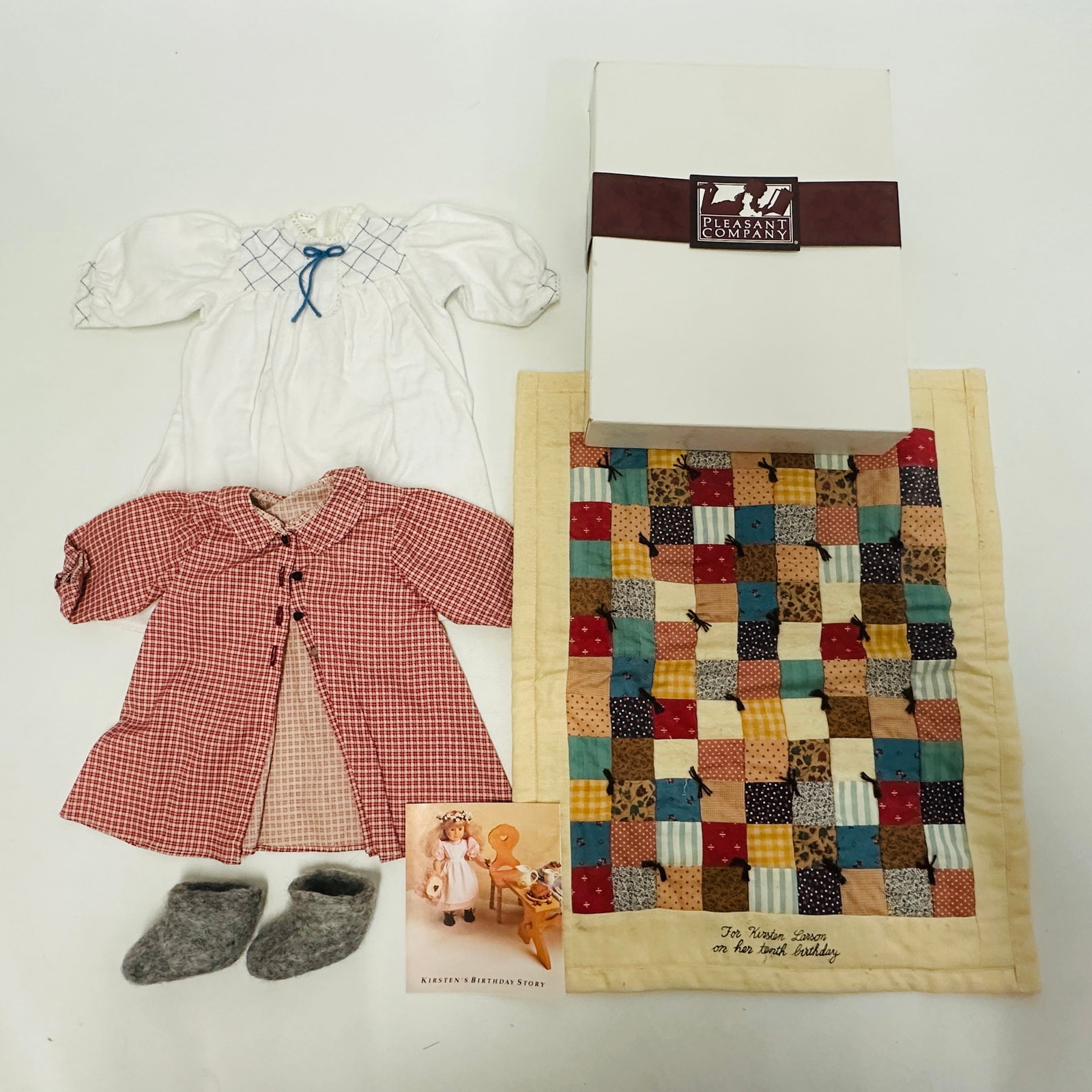 American Girl Doll Kirsten Housecoat, Nightgown and Quilt: American Girl Doll Kirsten Housecoat, Nightgown, Sockor and Friendship Quilt ------------------ please review all pictures carefully because they are part of the description and show condition issues 