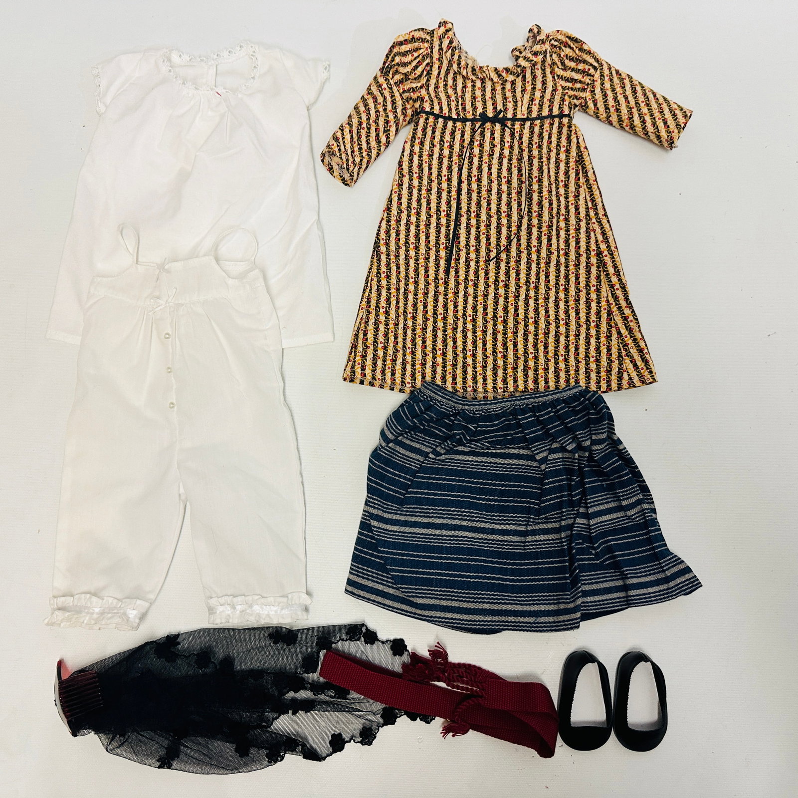 American Girl Doll Josefina Christmas Dress and Indigo Skirt Outfit: American Girl Doll Josefina Christmas Dress and Indigo Skirt Outfit ------------------ please review all pictures carefully because they are part of the description and show condition issues if any --