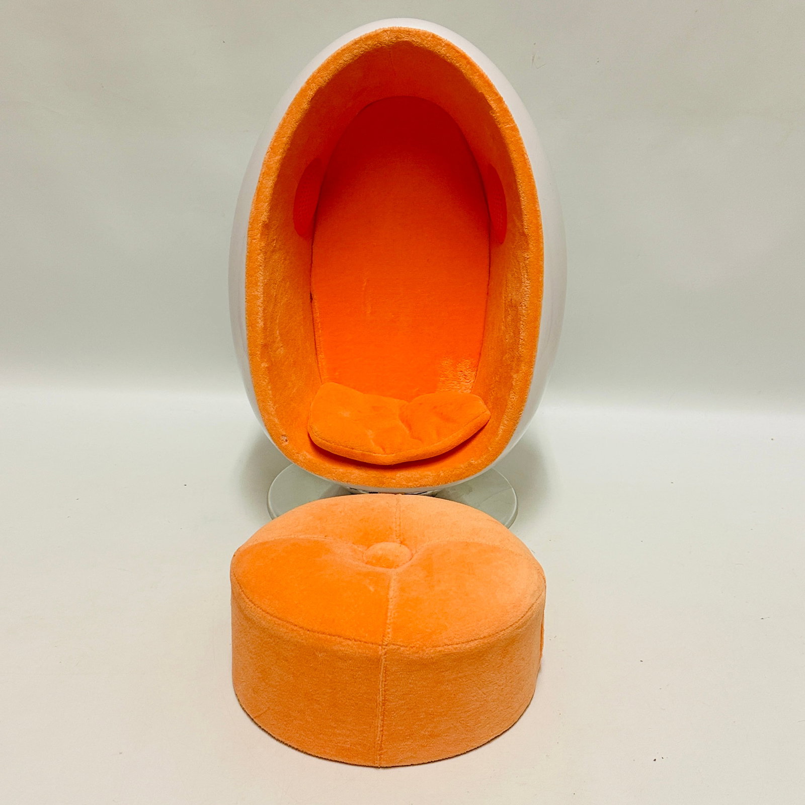 American Girl Doll Julie Egg Chair Set: American Girl Doll Julie Egg Chair Set ------------------ please review all pictures carefully because they are part of the description and show condition issues if any ------------------ please consi