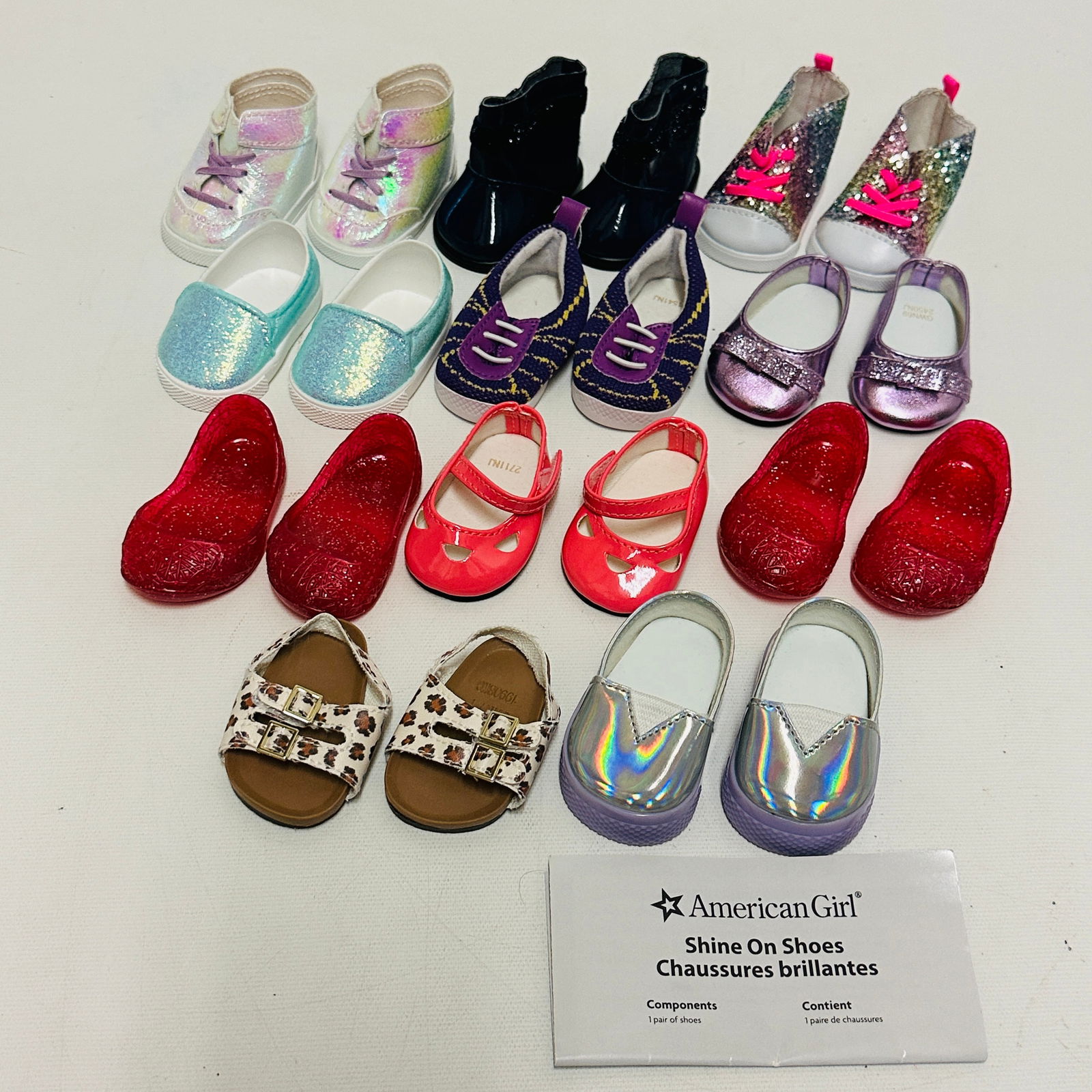 American Girl Truly Me Doll Shoes and Sneakers Grouping: American Girl Truly Me Doll Shoes and Sneakers Grouping ------------------ please review all pictures carefully because they are part of the description and show condition issues if any --------------