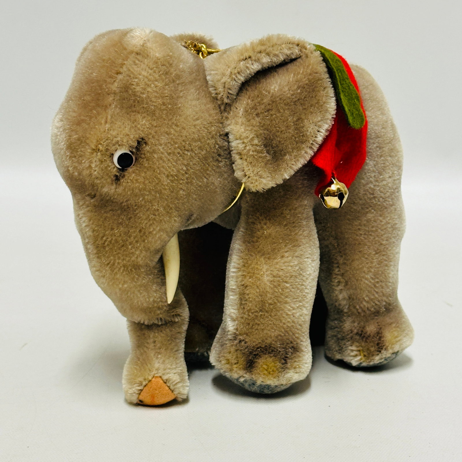 vintage Steiff Elephant (1 of 5)