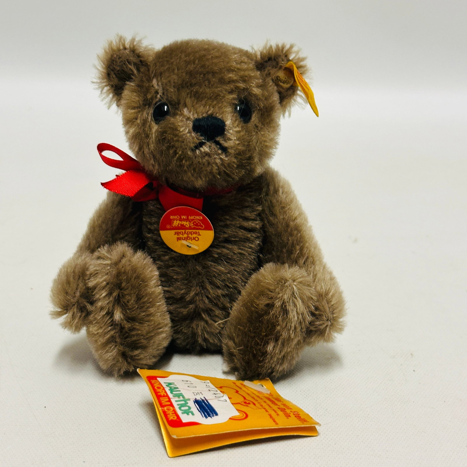 Steiff Teddy Bear: Steiff Teddy Bear ------------------ please review all pictures carefully because they are part of the description and show condition issues if any ------------------ please consider the shipping fee 