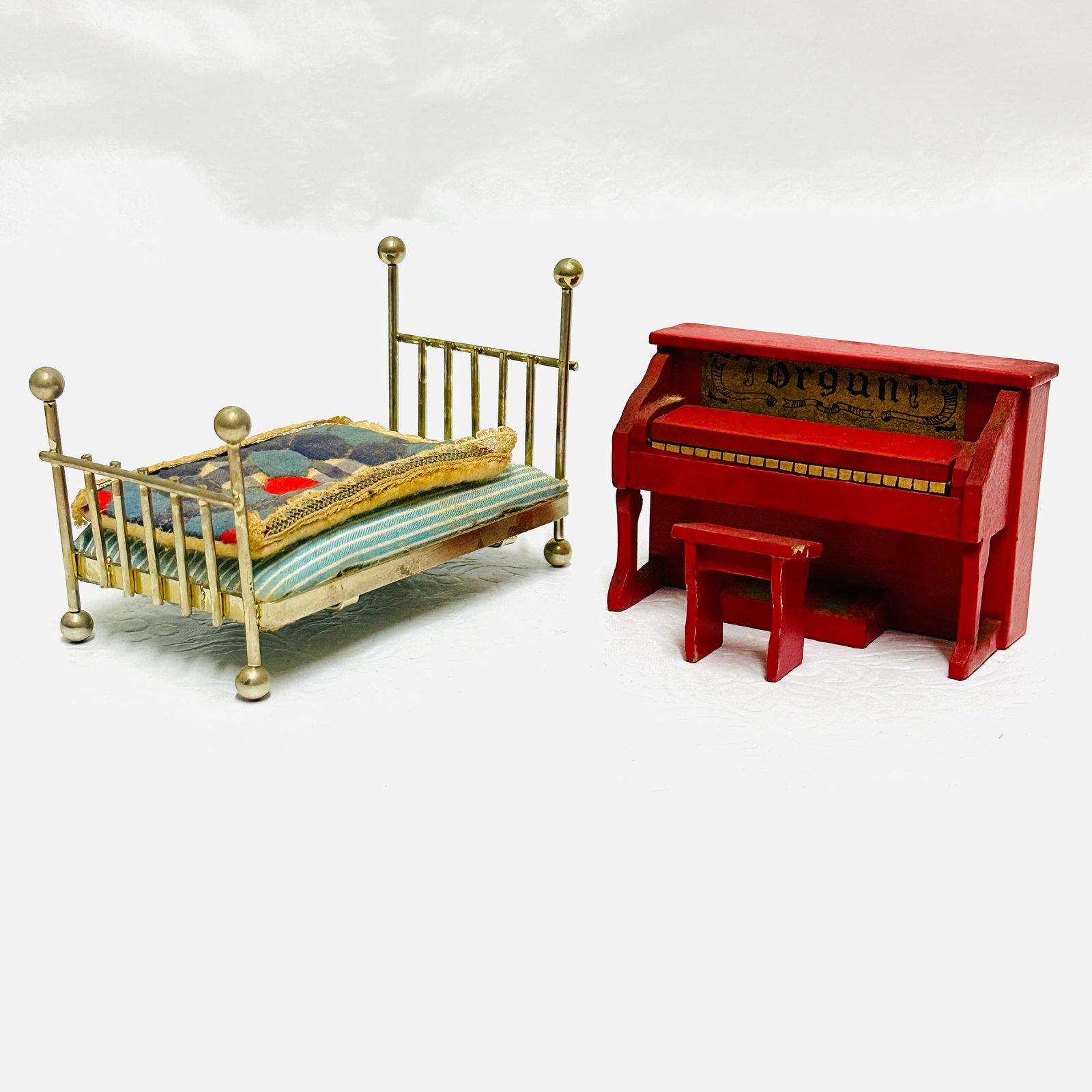 Upright Piano and Brass Bed with Bedding (1 of 11)