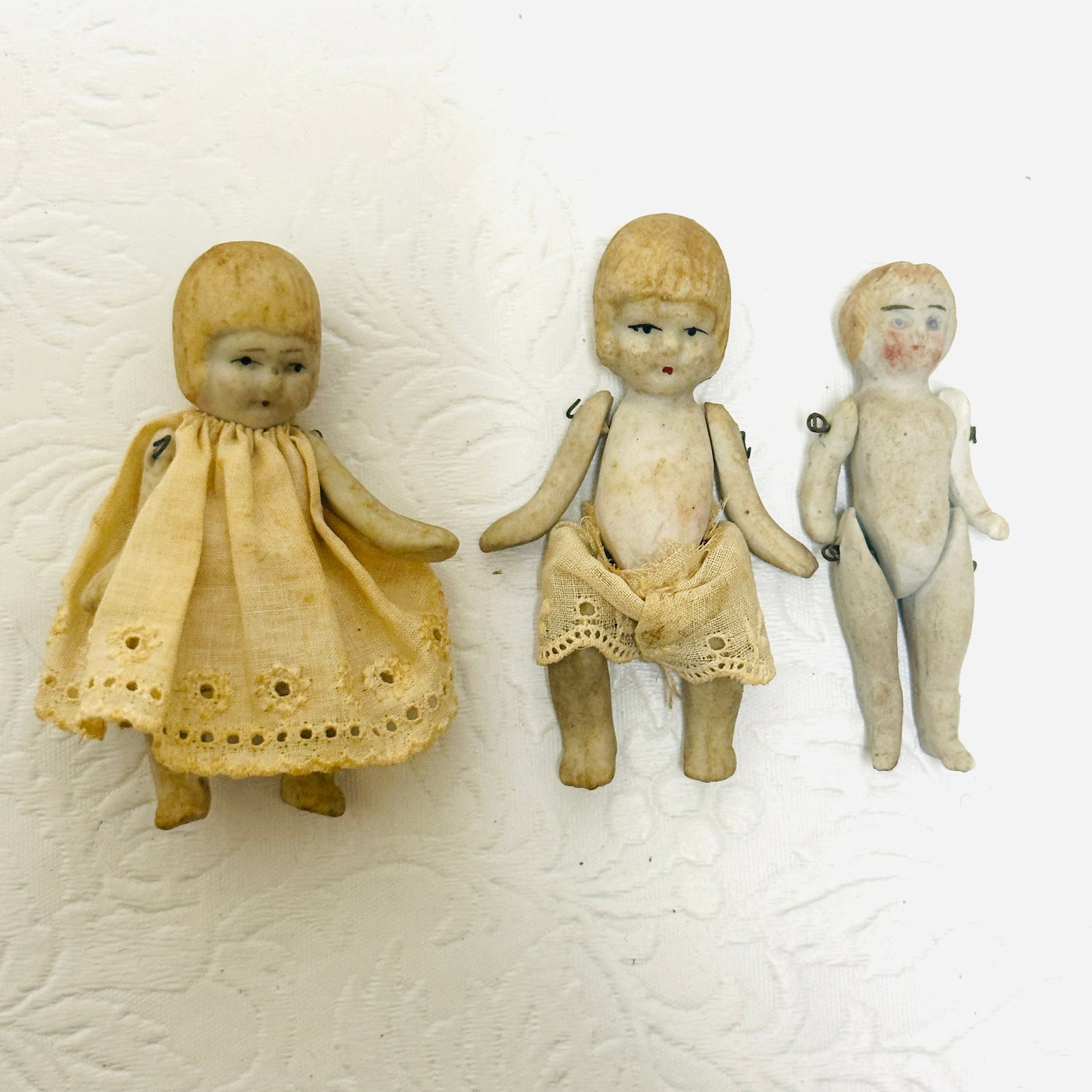 All Bisque Babies Dollhouse Dolls: All Bisque Babies Dollhouse Dolls ------------------ please review all pictures carefully because they are part of the description and show condition issues if any ------------------ please consider t
