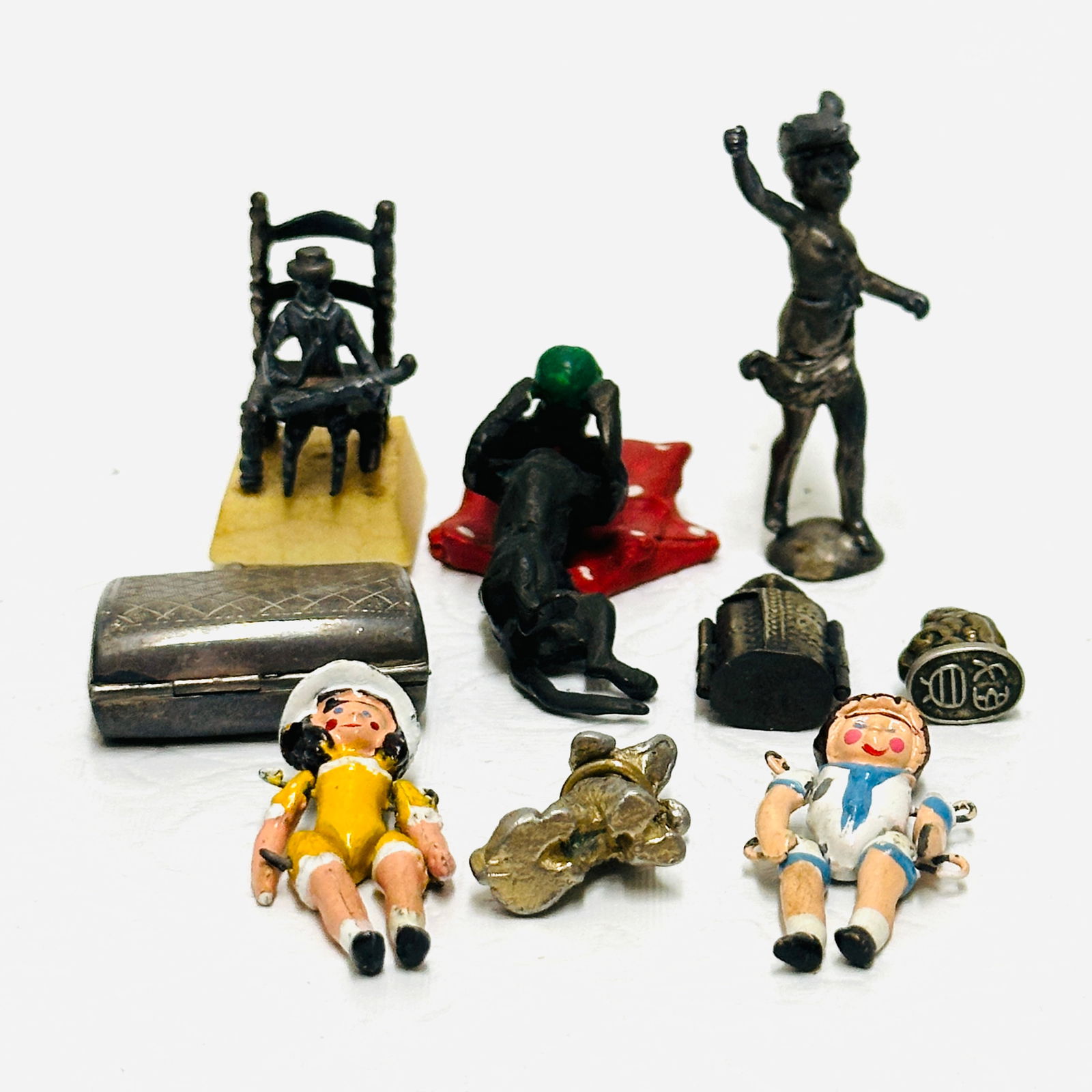 Dollhouse Miniature Accessories and Toys (1 of 7)