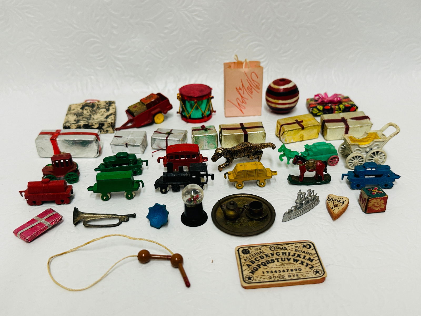 Dollhouse Miniature Gifts, Train set and Toys (1 of 5)