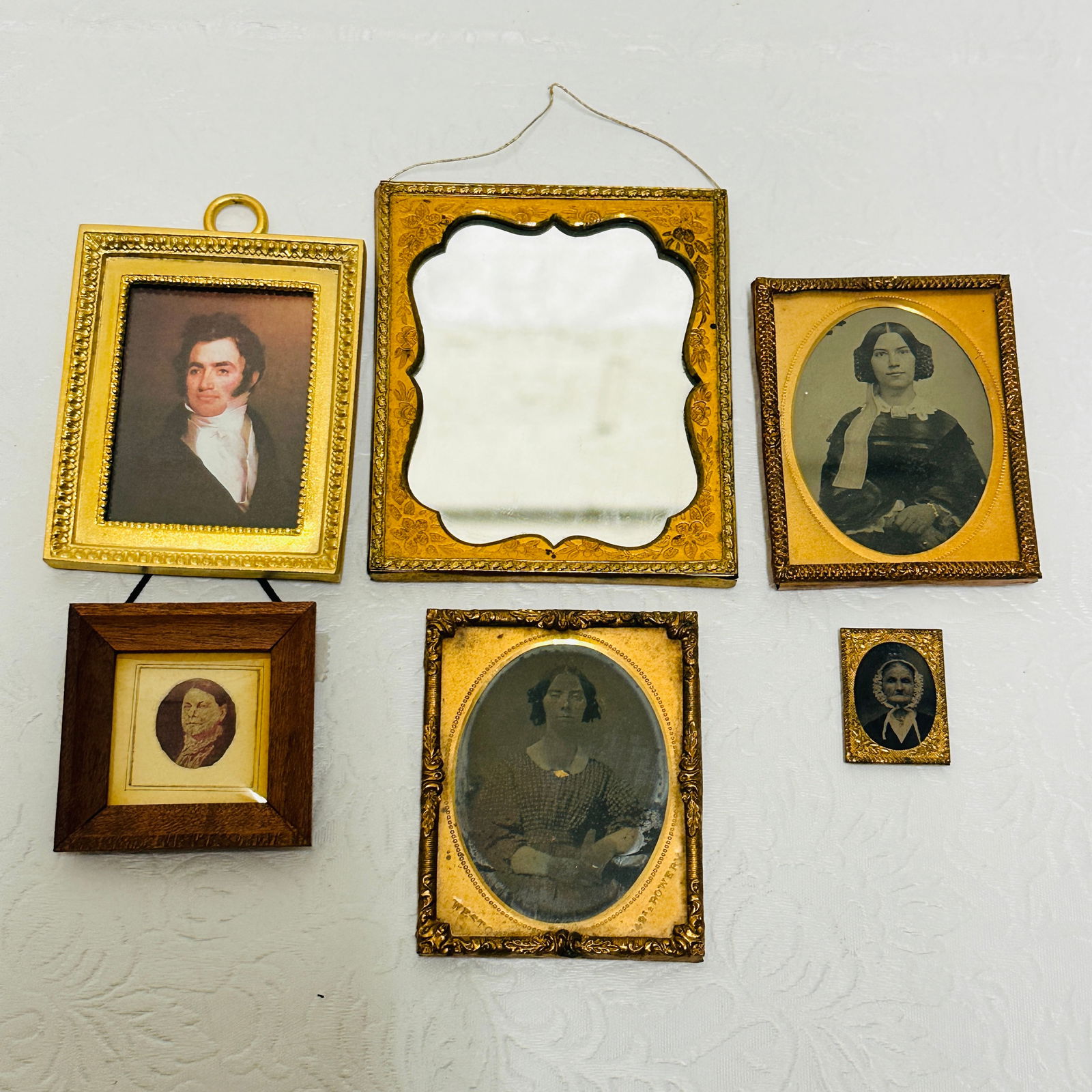 Gilt Framed Mirror, Portraits and Daguerreotypes (1 of 9)