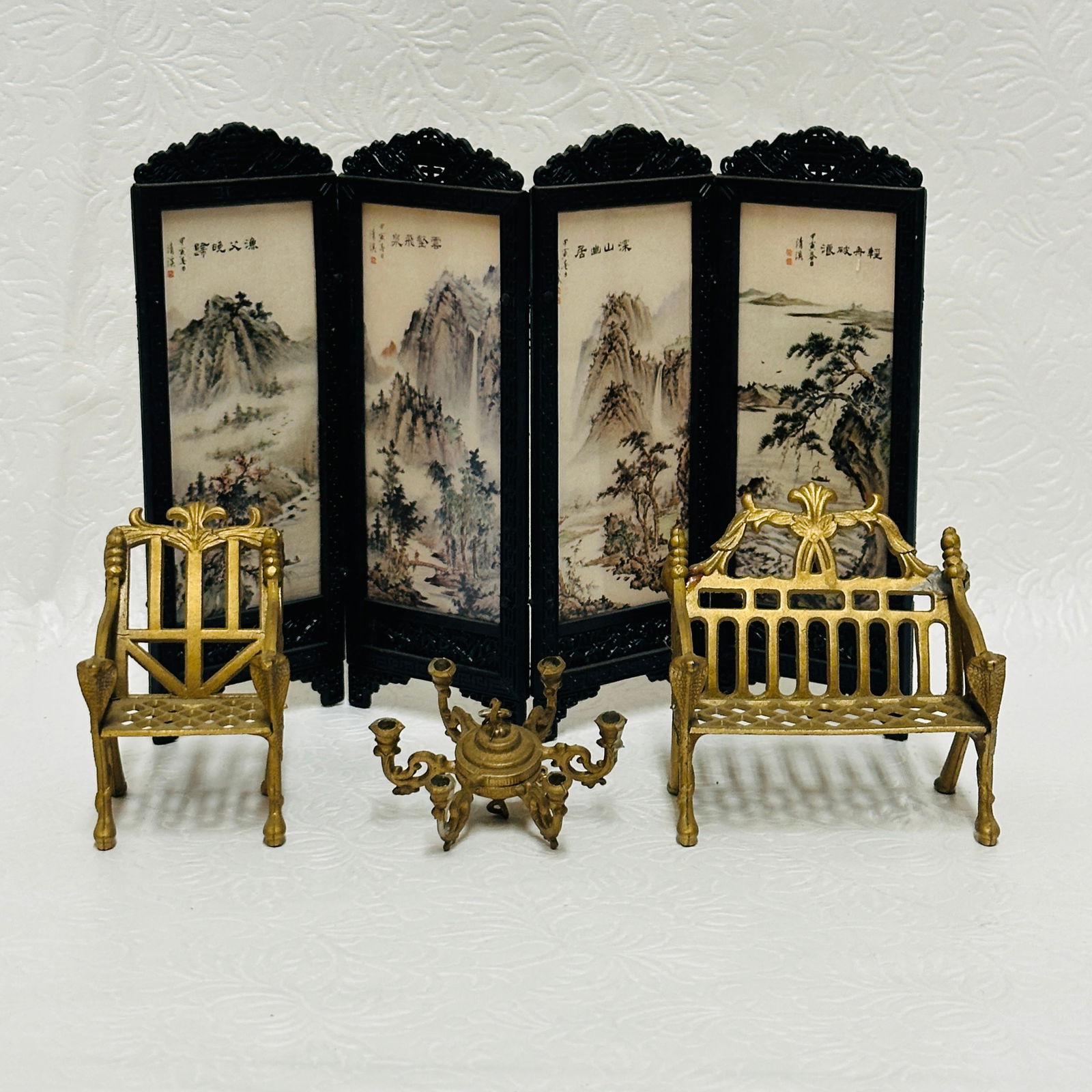 Oriental Screen, Brass Chairs and Chandelier (1 of 6)