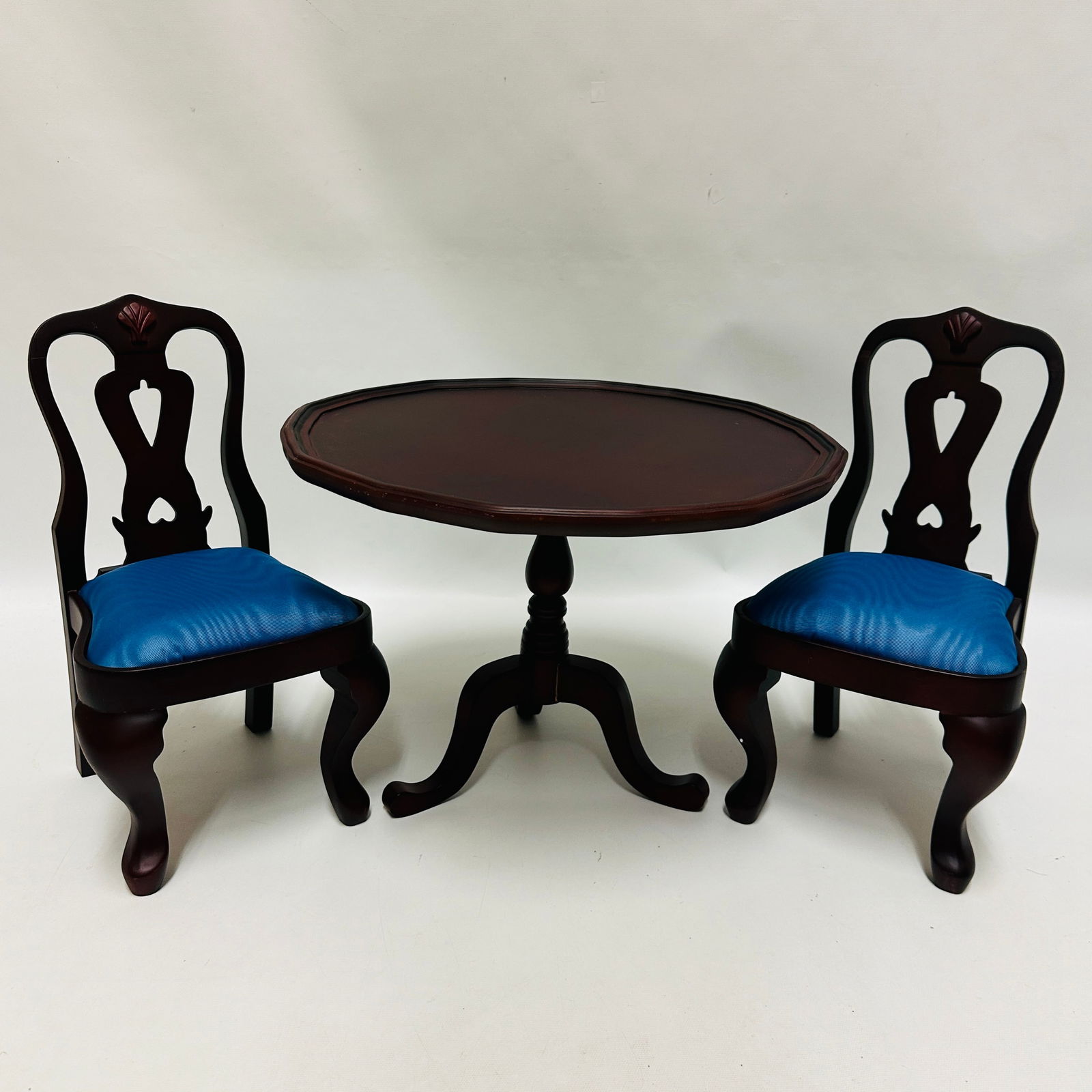 American Girl Doll Felicity Tilt-Top Table and Chairs (1 of 5)
