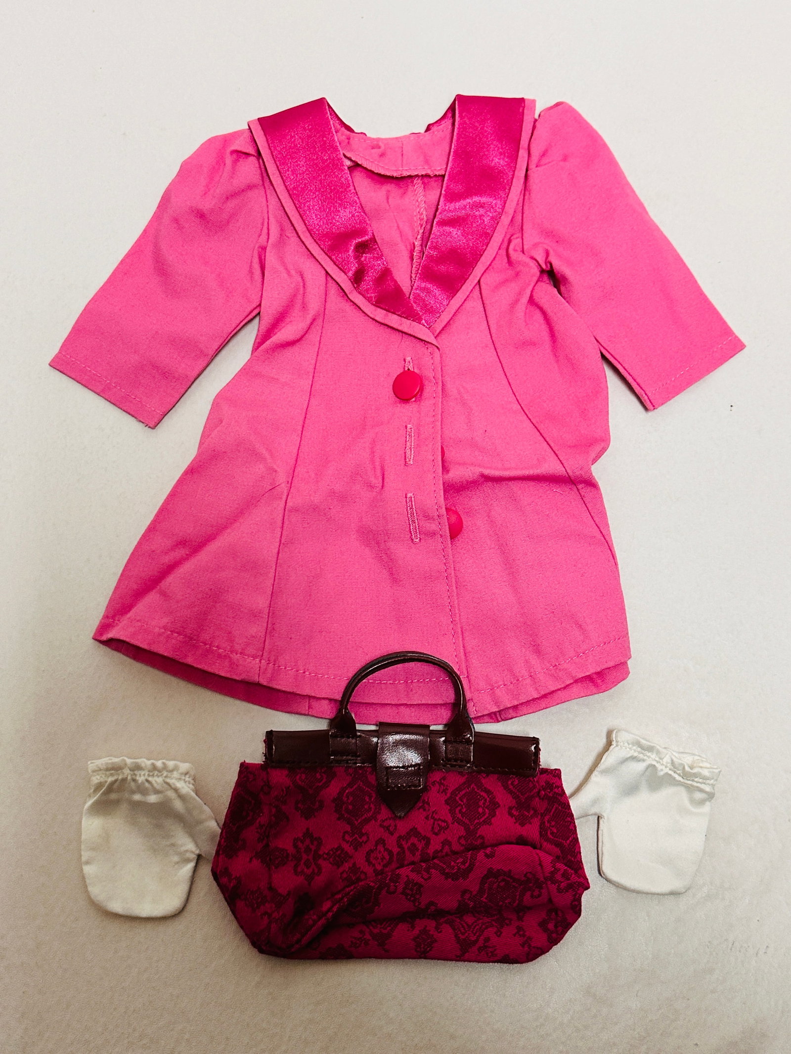 American Girl Doll Samantha Travel Coat and Bag: American Girl Doll Samantha Travel Coat and Bag ------------------ please review all pictures carefully because they are part of the description and show condition issues if any ------------------ ple