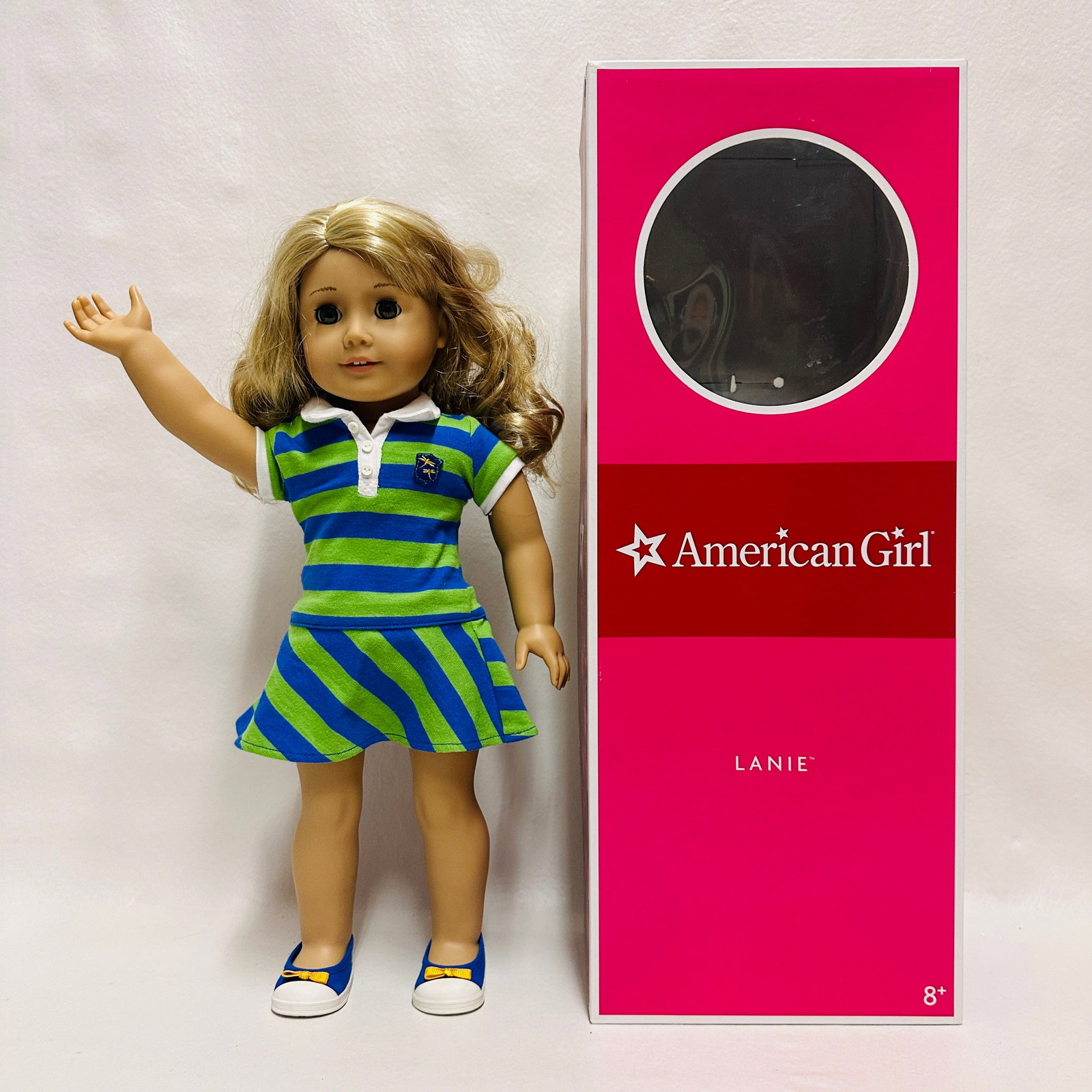 American Girl Doll Lanie Holland with Box: American Girl Doll Lanie Holland with Box ------------------ please review all pictures carefully because they are part of the description and show condition issues if any ------------------ please co