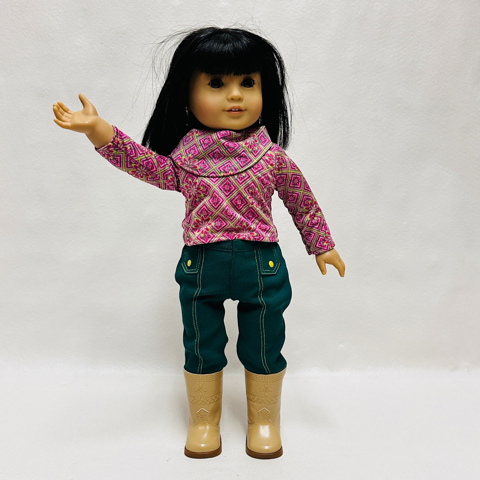 American Girl Doll Ivy Ling: American Girl Doll Ivy Ling ------------------ please review all pictures carefully because they are part of the description and show condition issues if any ------------------ please consider the shi