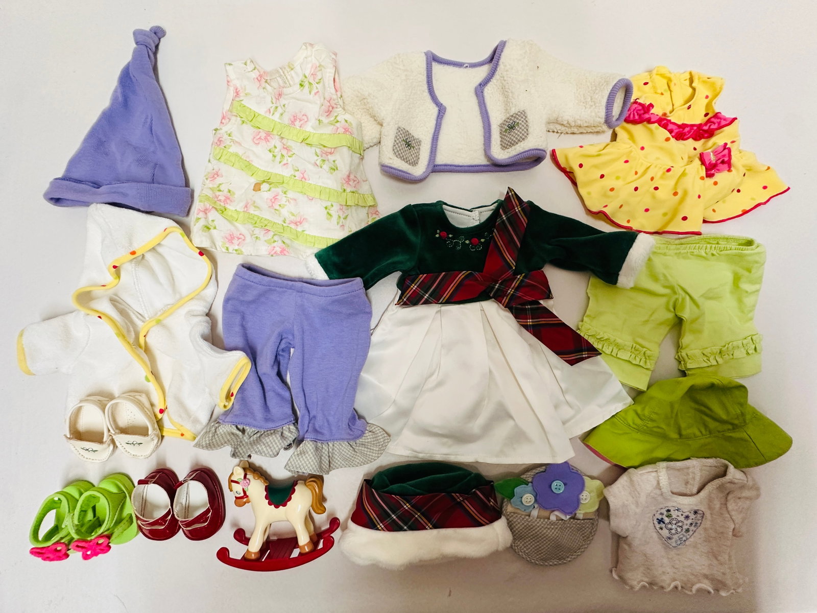 American Girl Doll Bitty Baby Clothes Grouping: American Girl Doll Bitty Baby Clothes Grouping ------------------ please review all pictures carefully because they are part of the description and show condition issues if any ------------------ plea