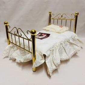 American Girl Doll Samantha Brass Bed with Bedding