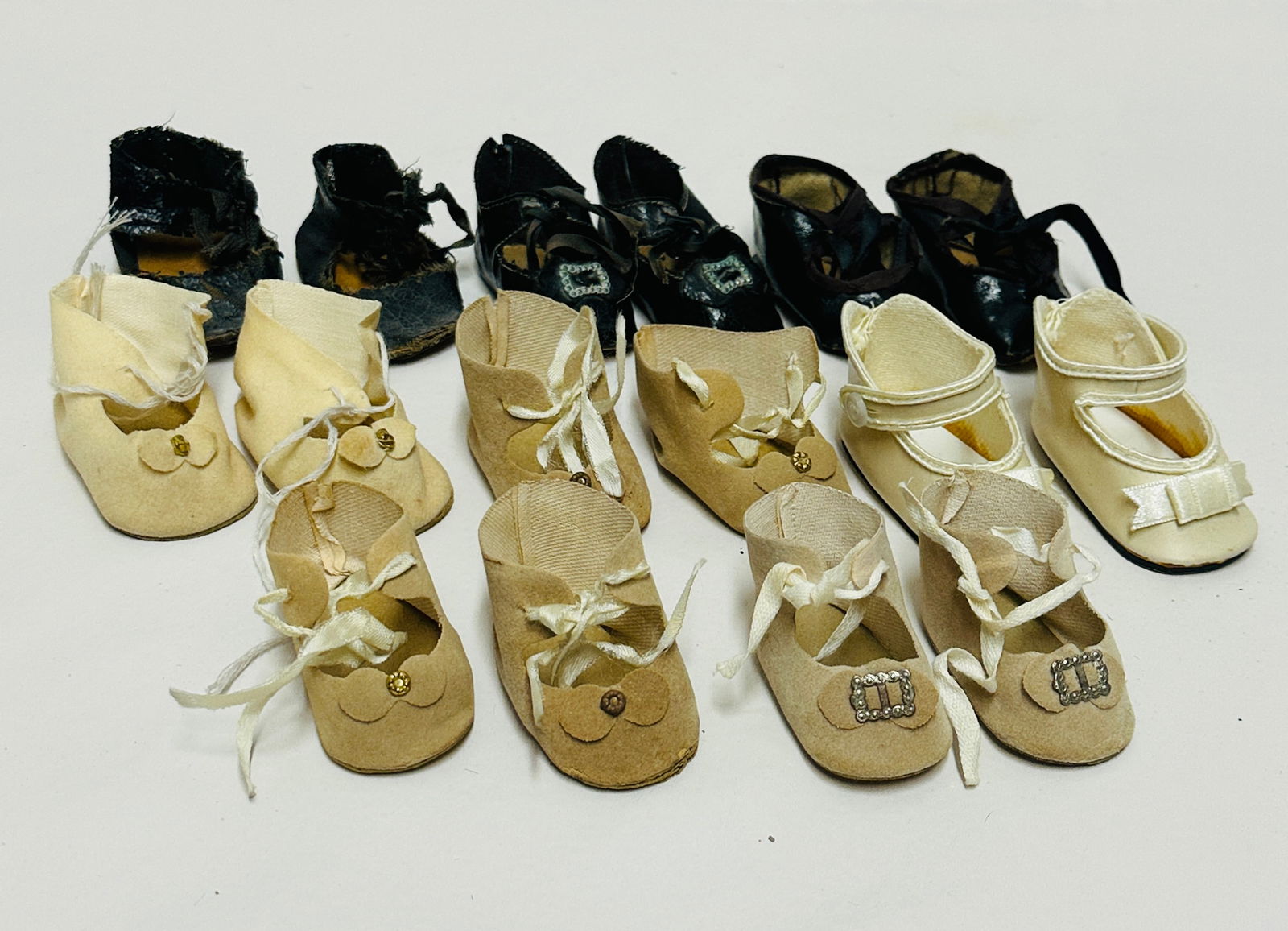 Collection of Antique and Vintage Doll Shoes: Collection of Antique and Vintage Doll Shoes ------------------ please review all pictures carefully because they are part of the description and show condition issues if any ------------------ please