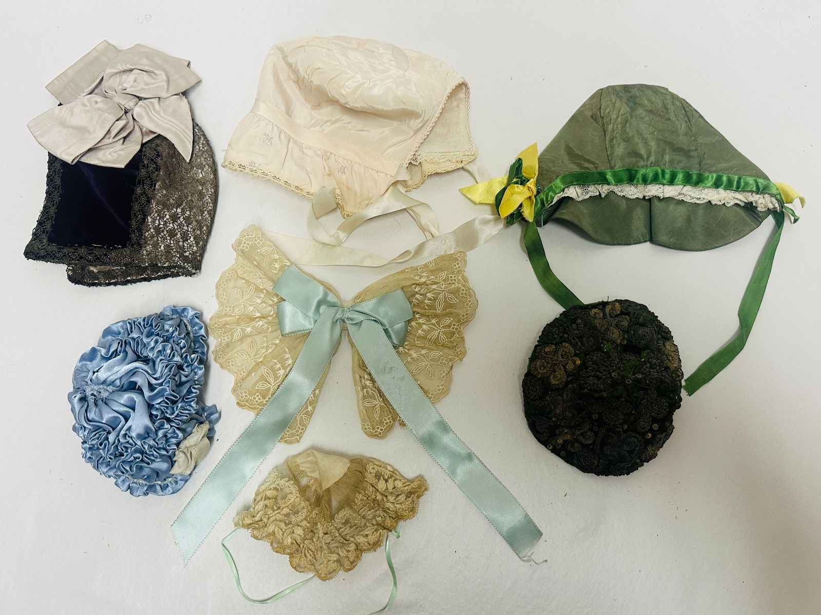 Grouping of Vintage Doll Hats and Bonnets (1 of 10)