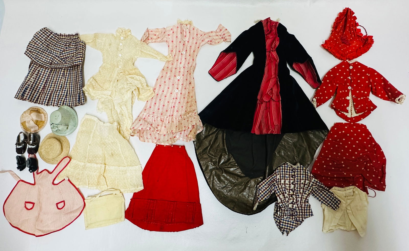 French Fashion Doll Clothes and Shoes (1 of 15)