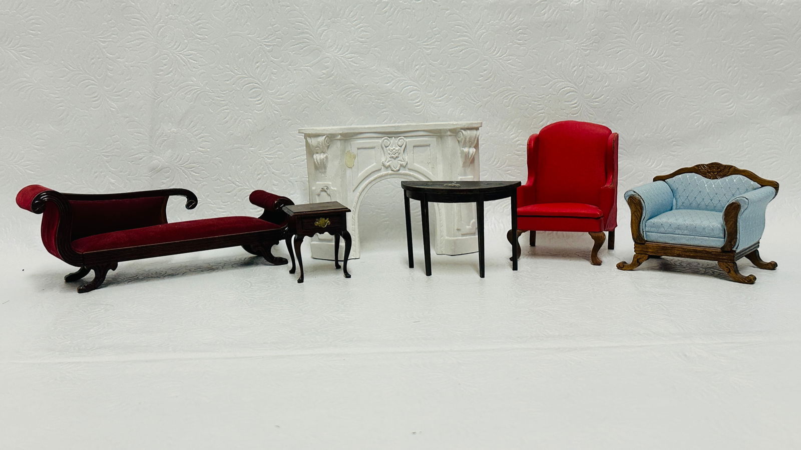Dollhouse Fireplace, Chaise and Parlor Furniture (1 of 8)