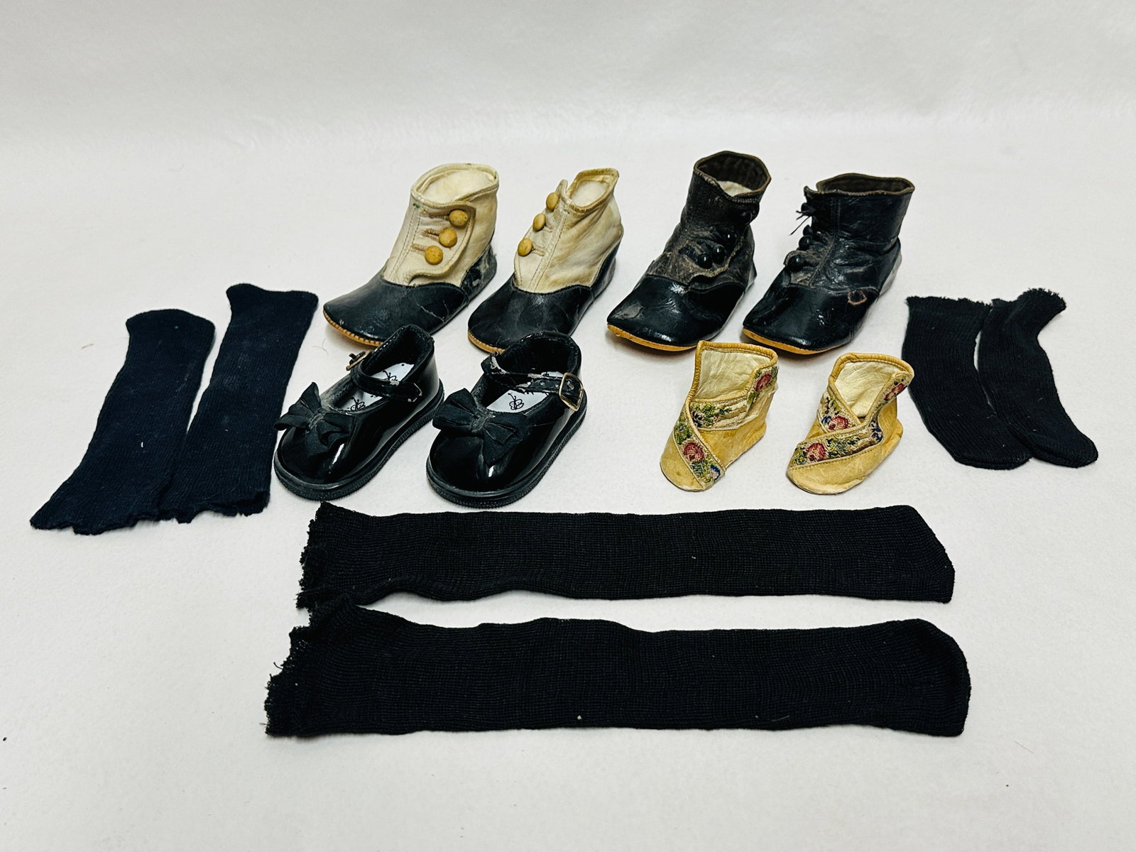 Antique and Vintage Doll Boots and Shoes: Antique and Vintage Doll Boots and Shoes ------------------ please review all pictures carefully because they are part of the description and show condition issues if any ------------------ please con