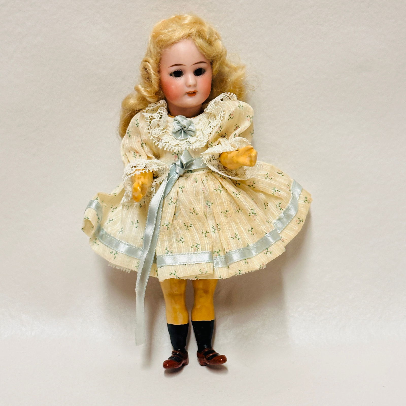 Schoenau Hoffmeister Bisque Head Doll (1 of 10)
