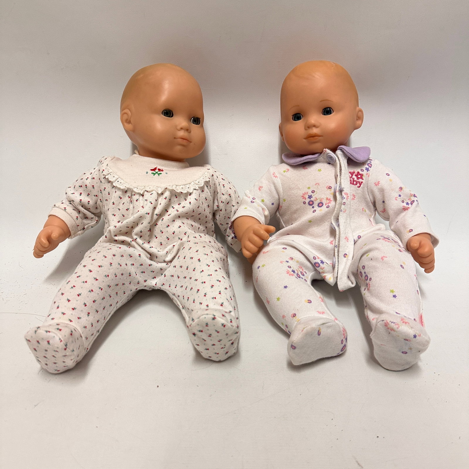 Two American Girl Doll Bitty Baby Dolls: Two American Girl Doll Bitty Baby Dolls ------------------ please review all pictures carefully because they are part of the description and show condition issues if any ------------------ please cons