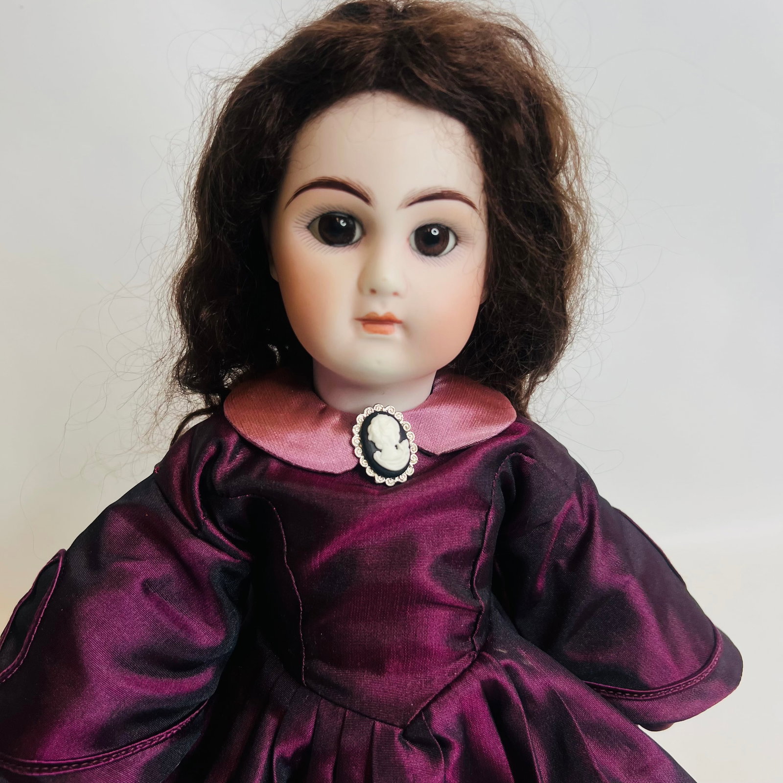 Artist Reproduction Tete Jumeau by Neva Wade Garnett in 1968: Artist Reproduction Tete Jumeau by Neva Wade Garnett in 1968, approx. 14.5 inches ------------------ please review all pictures carefully because they are part of the description and show condition is