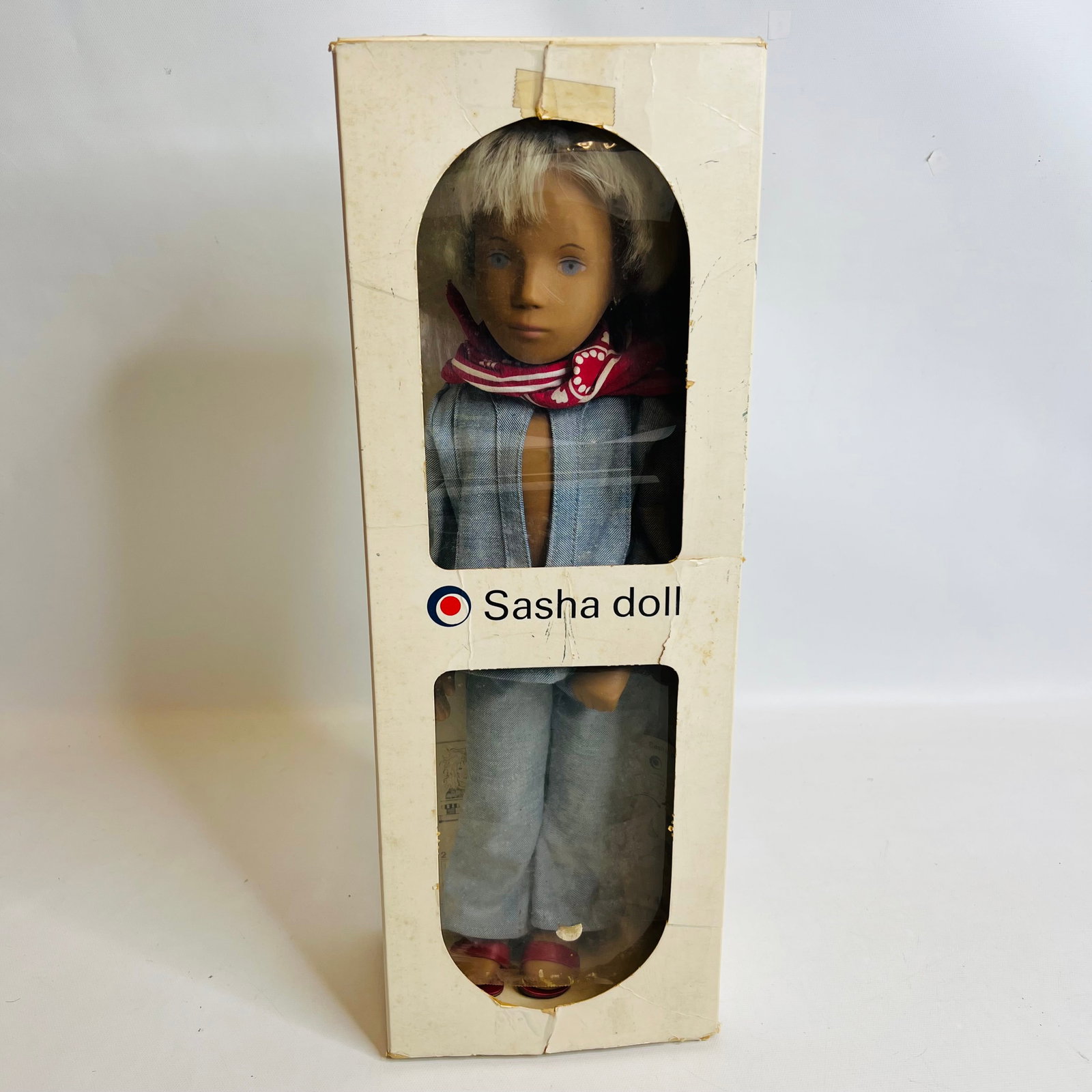 Doll 302 Sasha Gregor Fair Blue Suit (1 of 10)