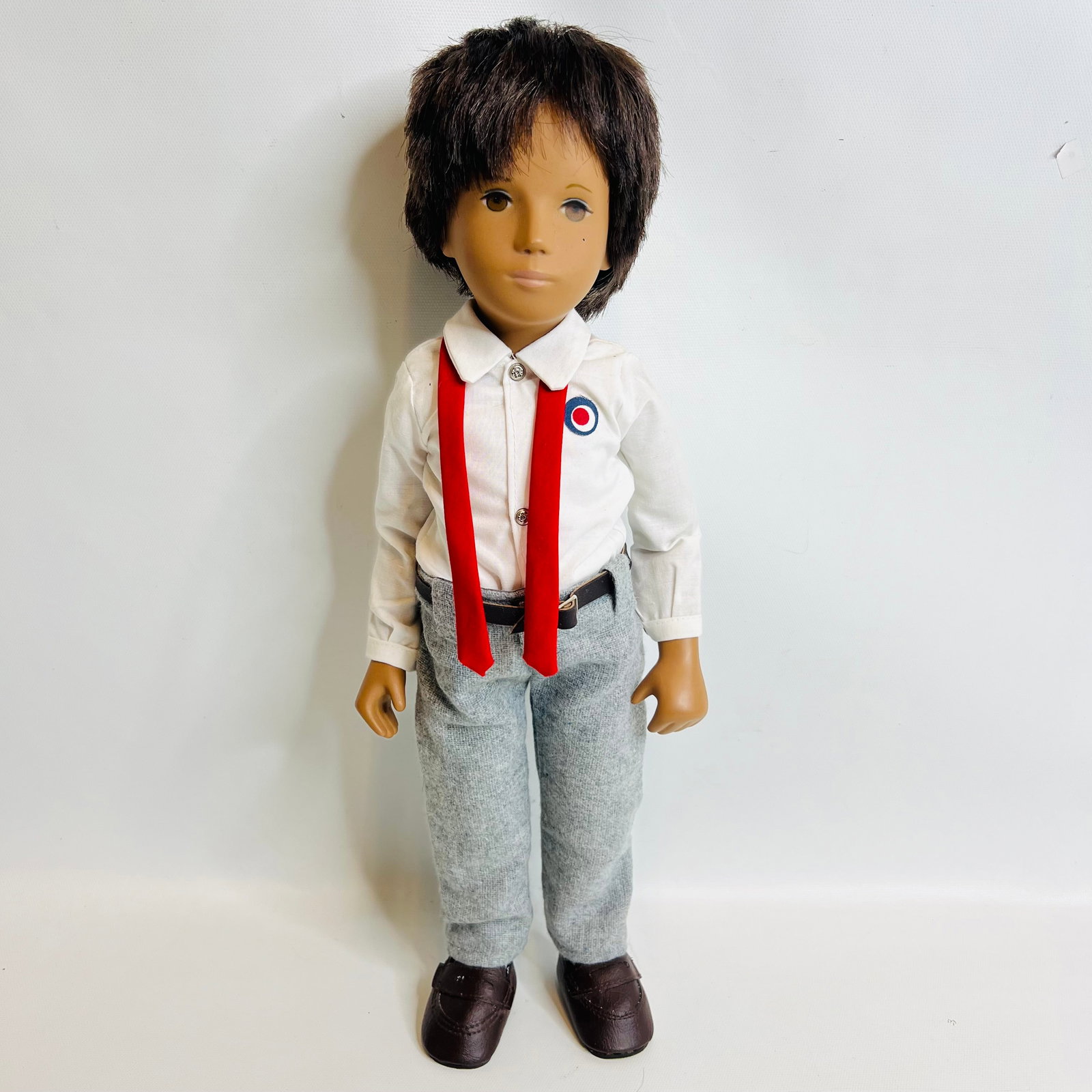Sasha Doll Gregor Brown Hair with Red Tie (1 of 4)