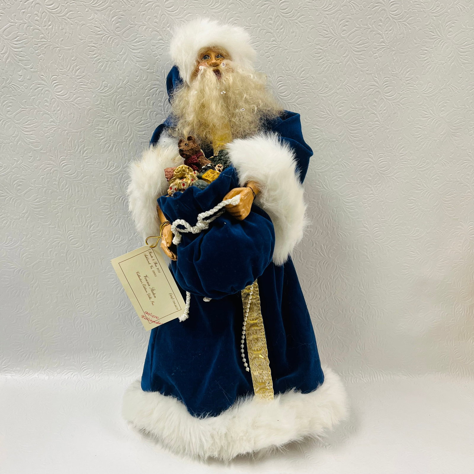 Artist Vonnie Staton Williamsburg Santa, 1989, 130/1000 (1 of 7)