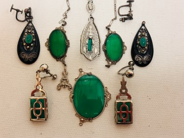Collection Art Deco Sterling and Green Stone Jewelry