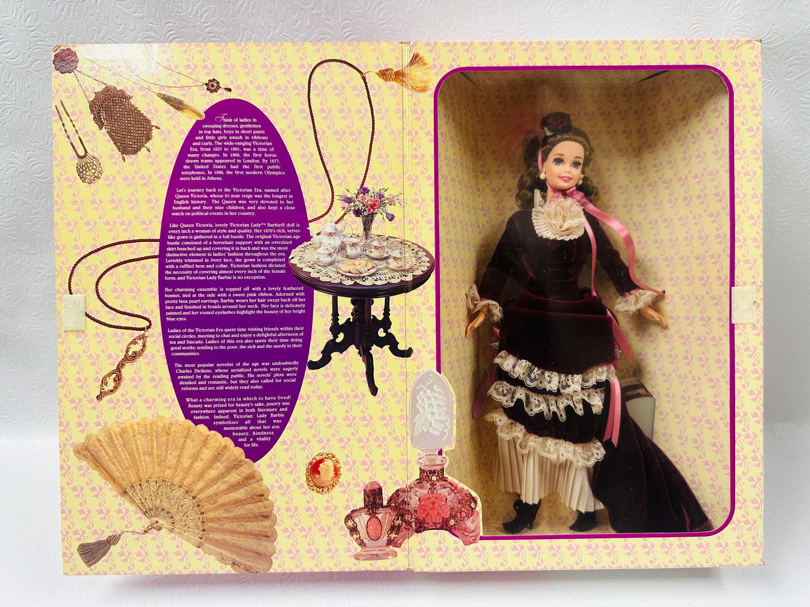 Barbie Doll Great Era- Victorian Lady (1 of 6)